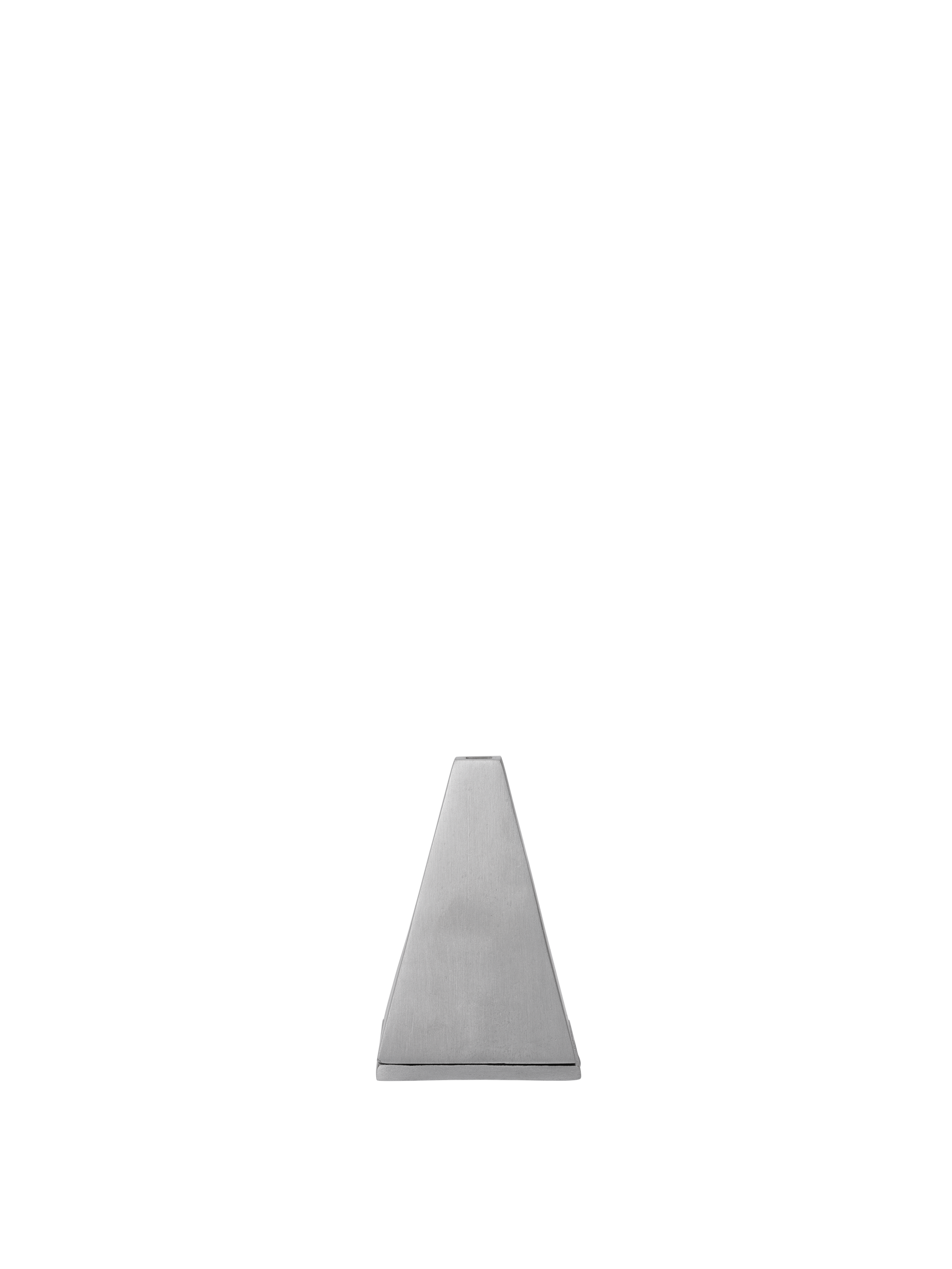 FermLiving_SS26_PyraIncenseBurnerConeBurner_BrushedAluminium_1104273178_1.png