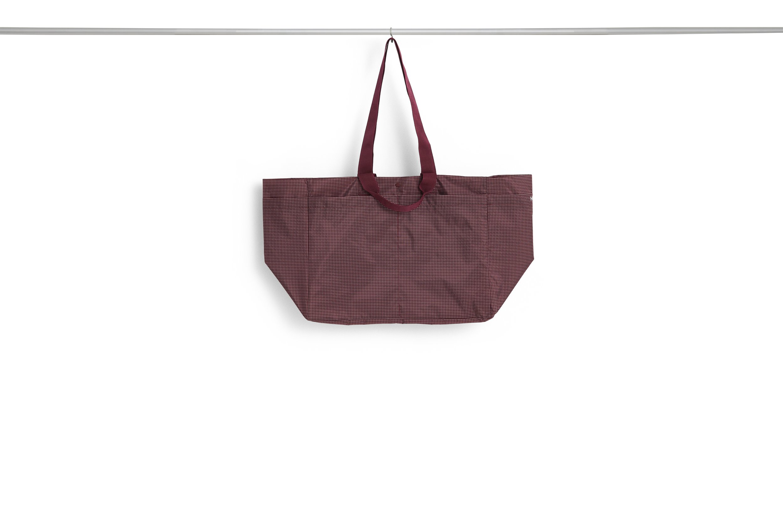 AF784-A602-AF61_Grid Weekend Bag M burgundy.jpg