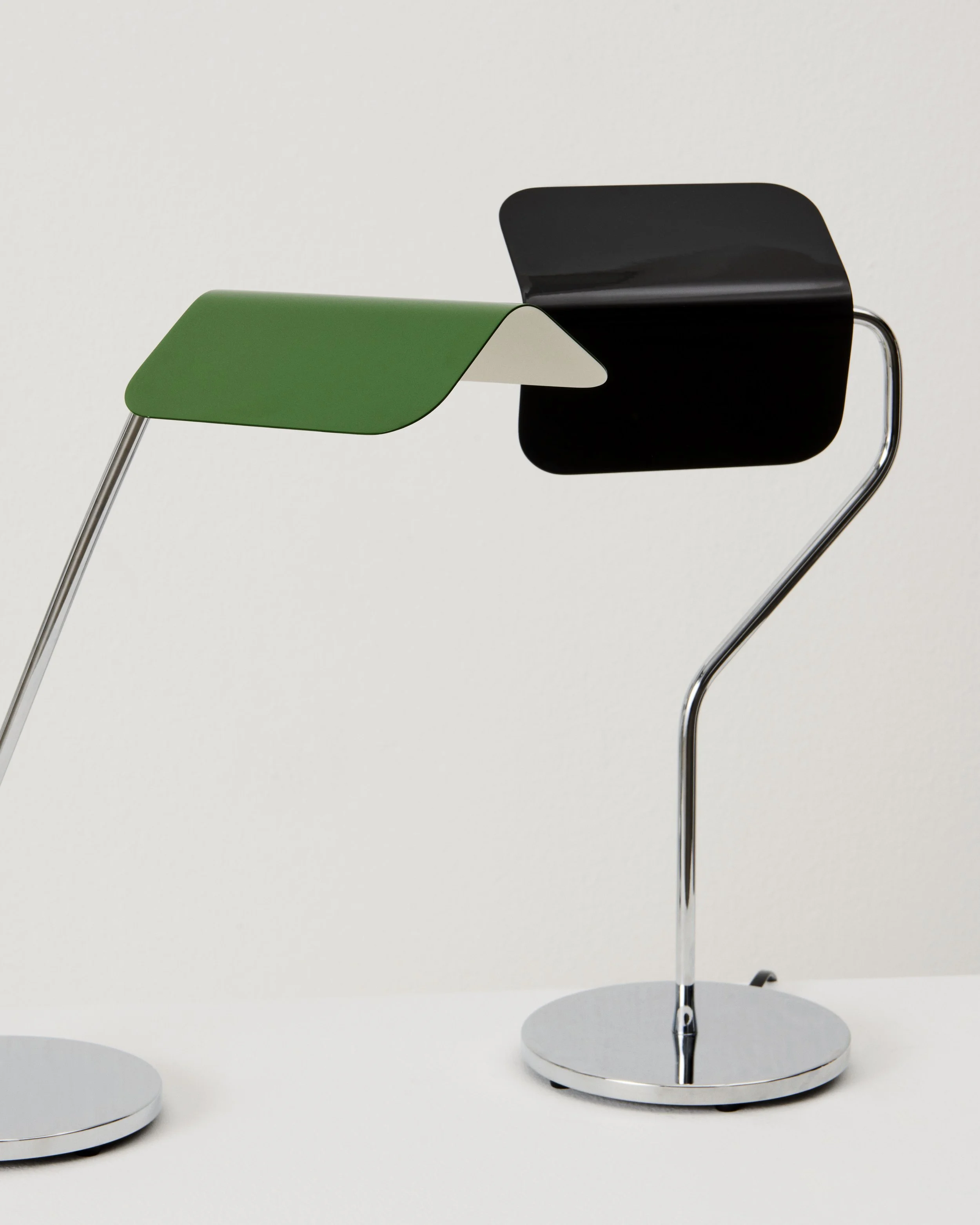 Apex Desk Lamp emerald green_Apex Table Lamp iron black.jpg