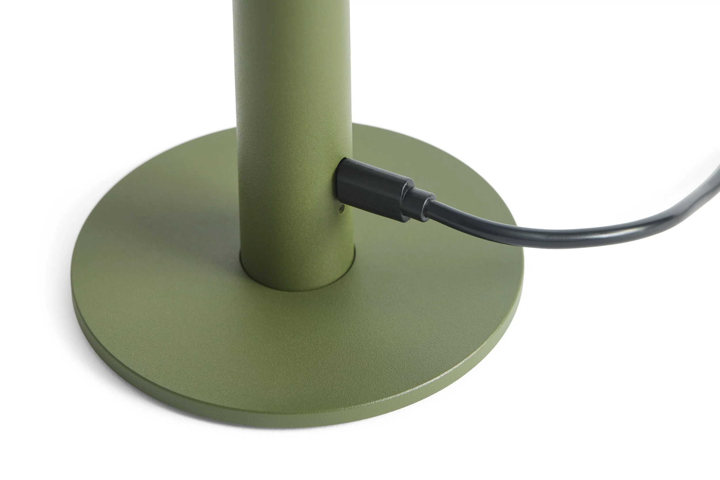 AF421-F521-AB70_Host Portable Lamp 220 olive_detail 01.jpg