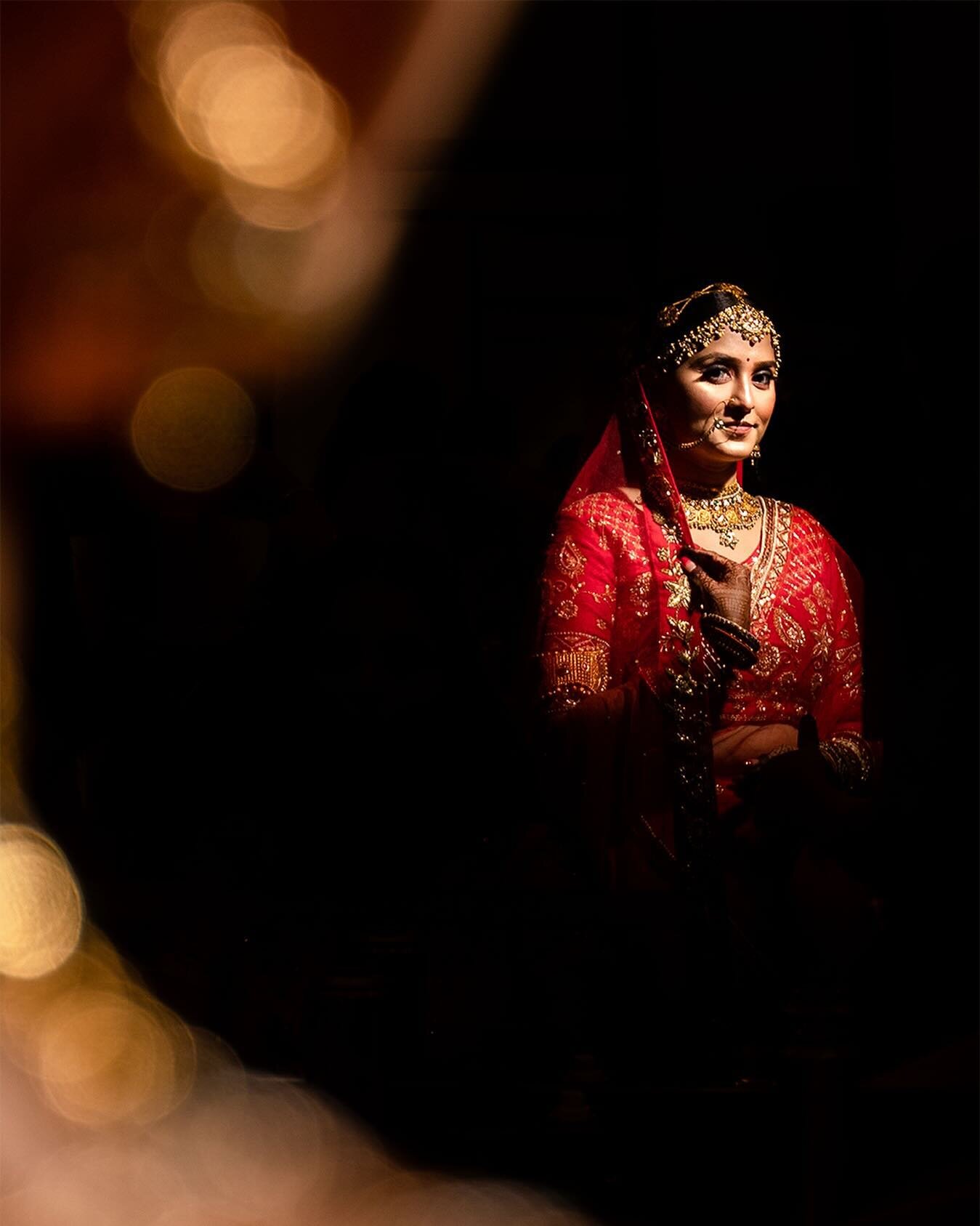 KINJAL, moments before her 'forever' begins. A reflection of grace and dreams, she gazes into the mirror, where anticipation meets elegance. In the soft glow of preparation, her beauty mirrors the timeless promise of love's journey ahead❤️🥰
.
.

Sho