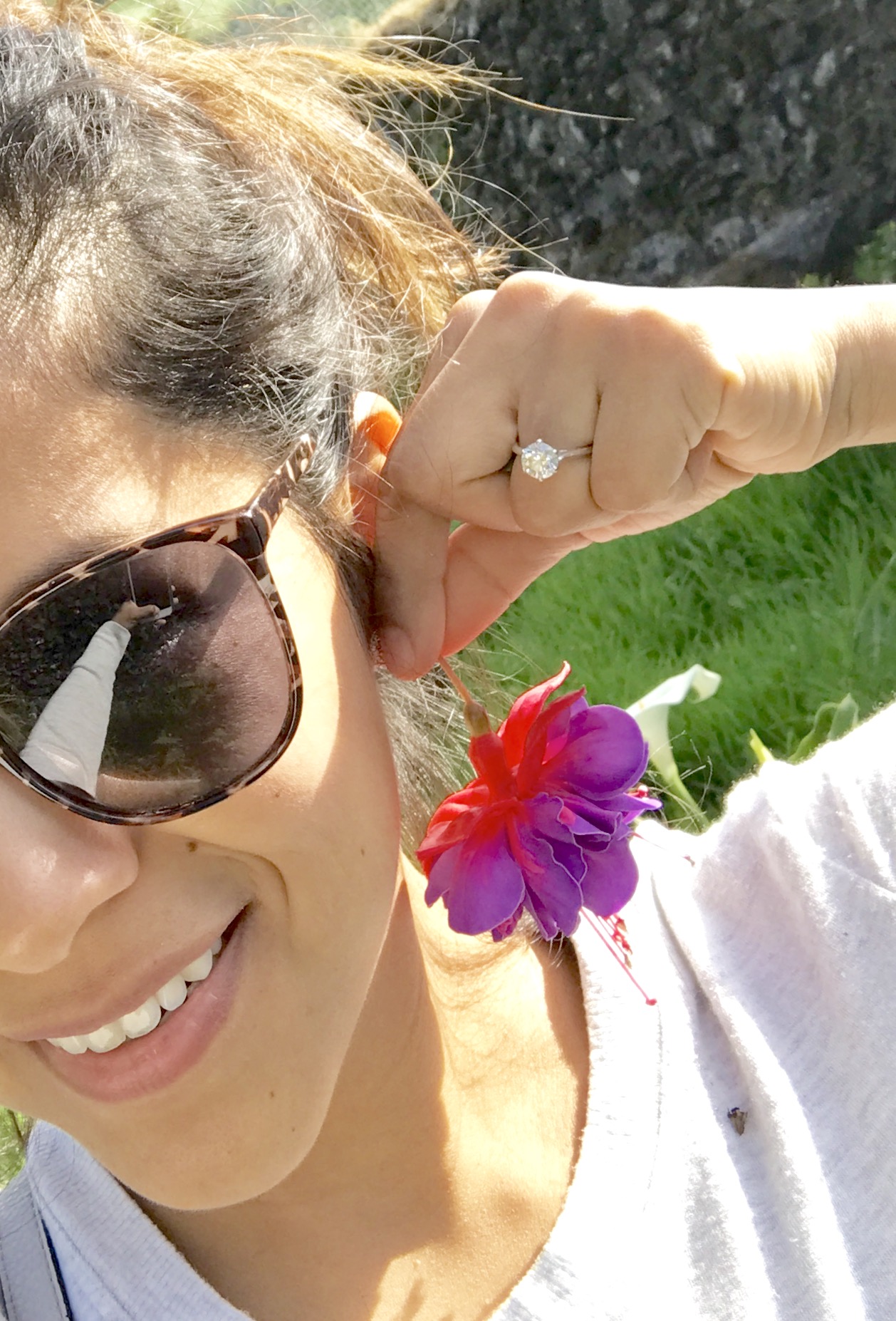 Flower called “princess earrings” in Portuguese.