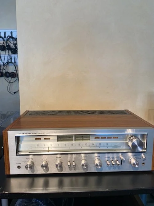 Pioneer SX 750