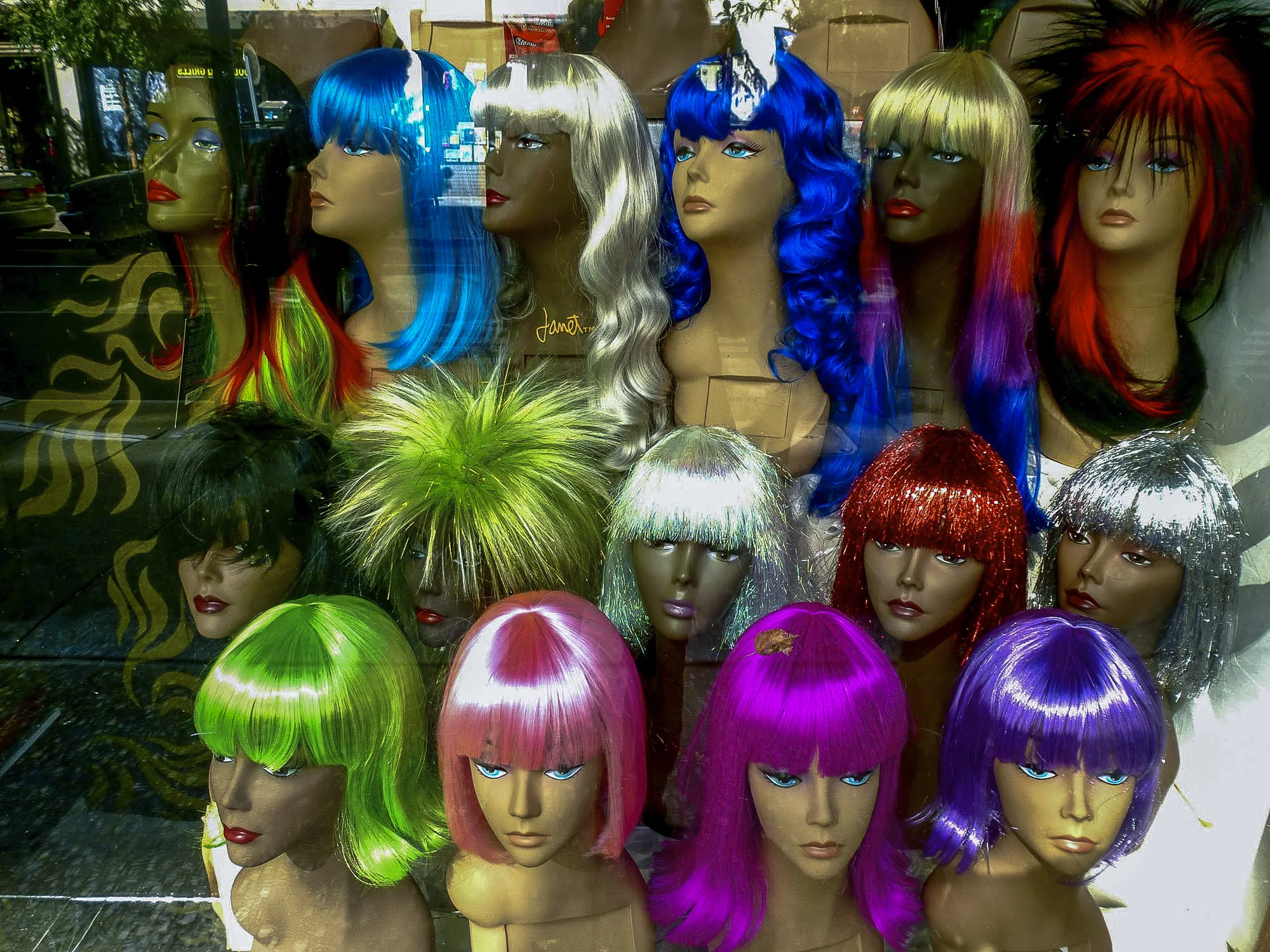 #philly_mannequins_wigs.jpg
