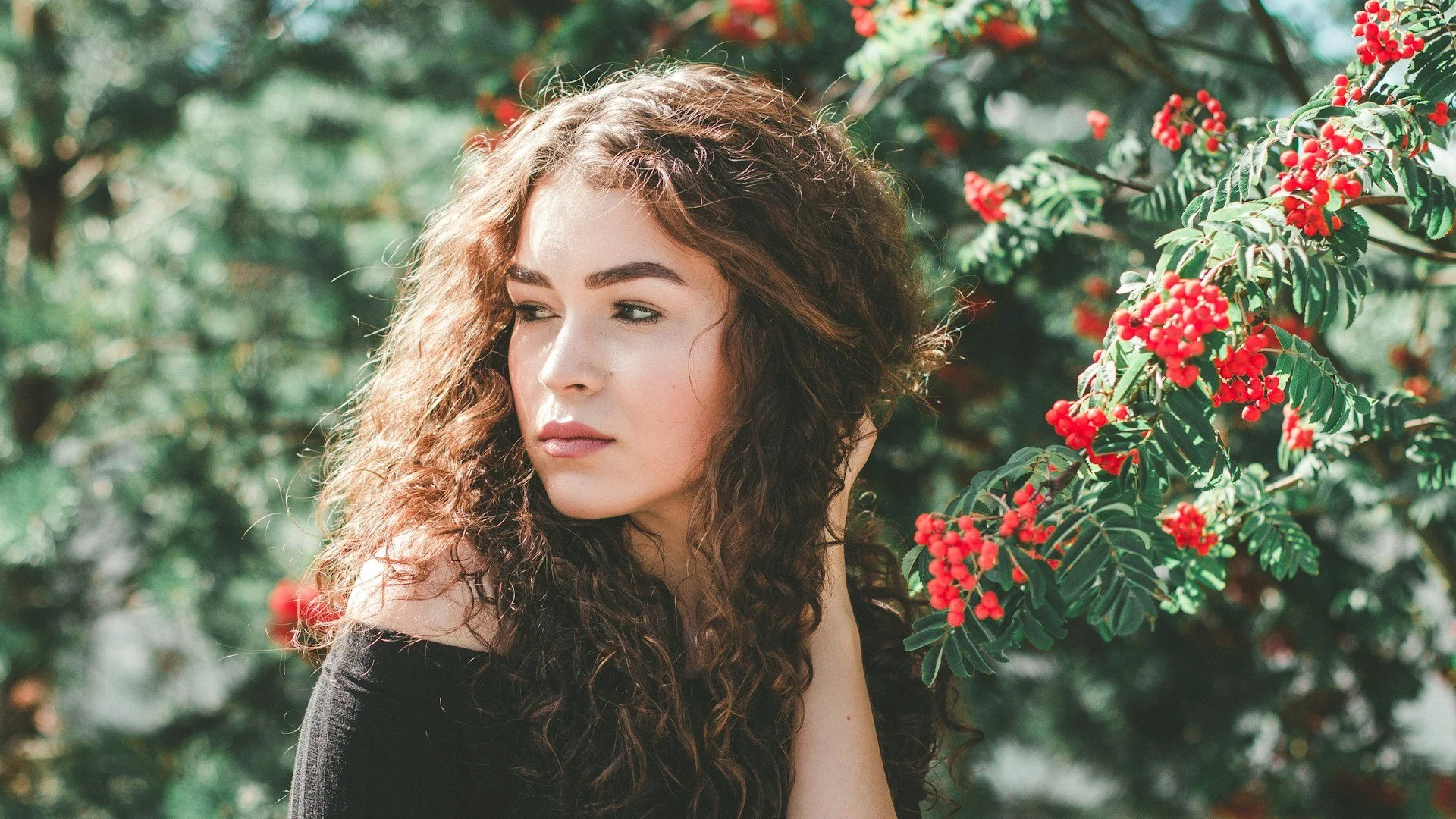 Let Your Beauty Shine with Eyebrow and Eyelash Services