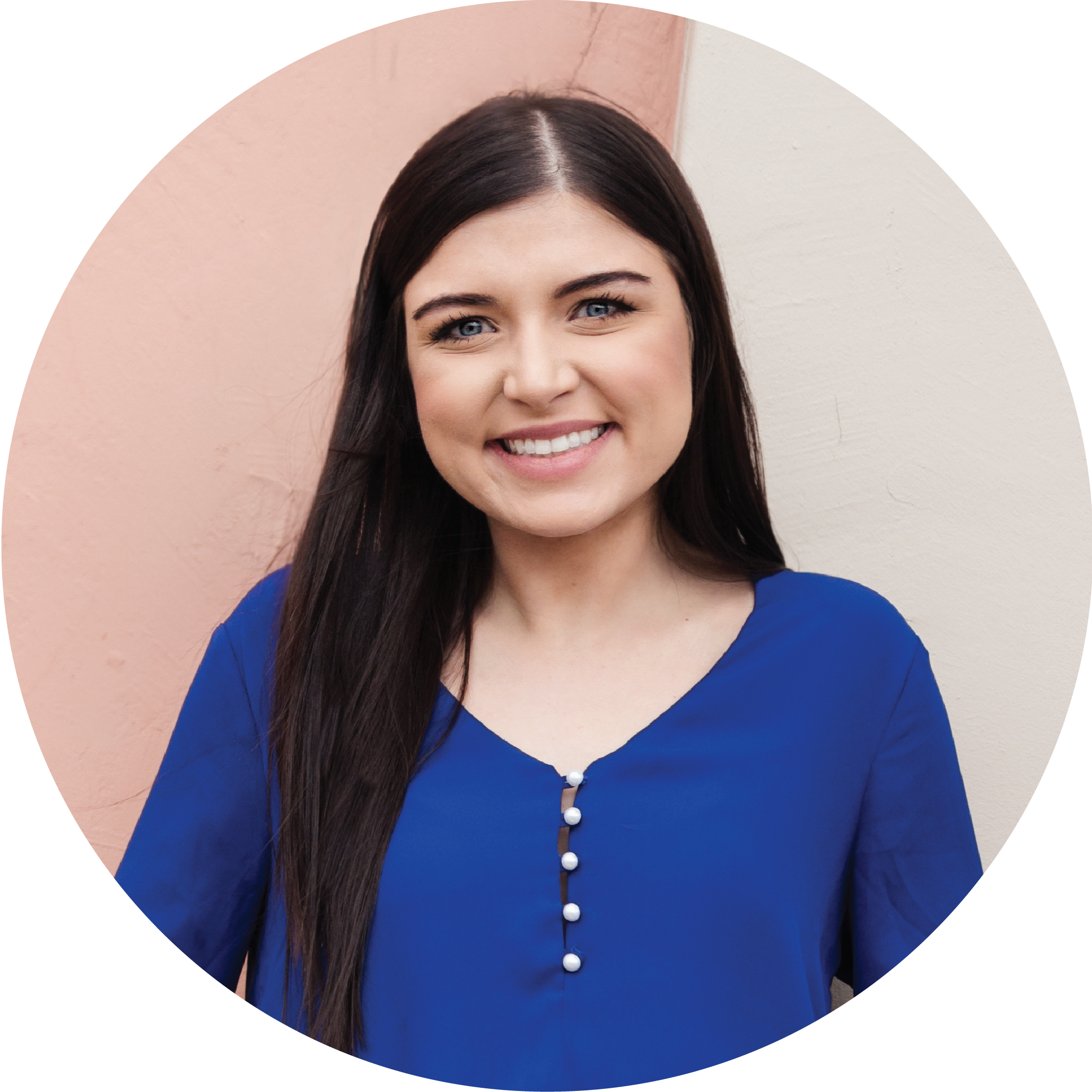 Lindsey Headshot Circle Small-03.png