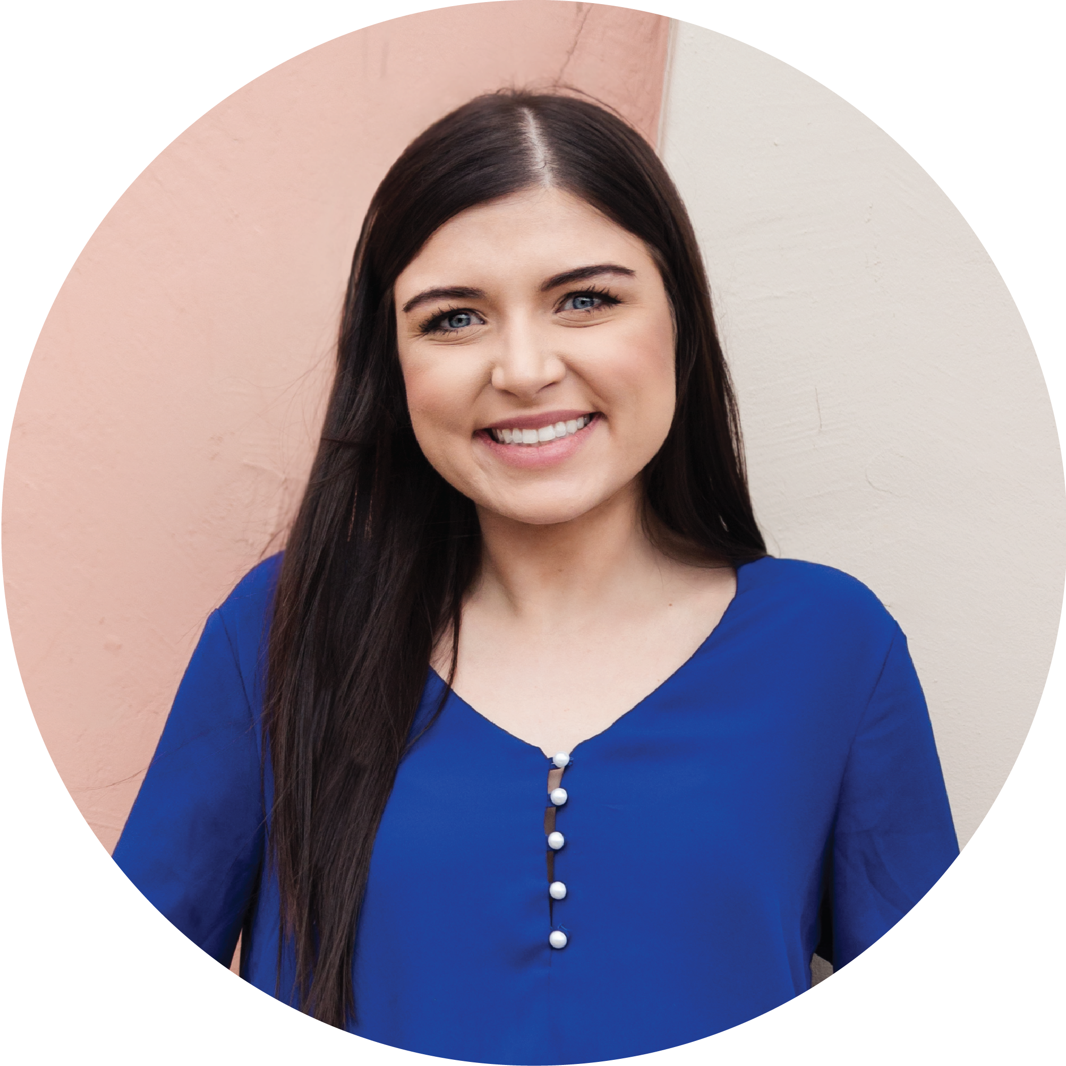 Lindsey Headshot Circle Small-03.png