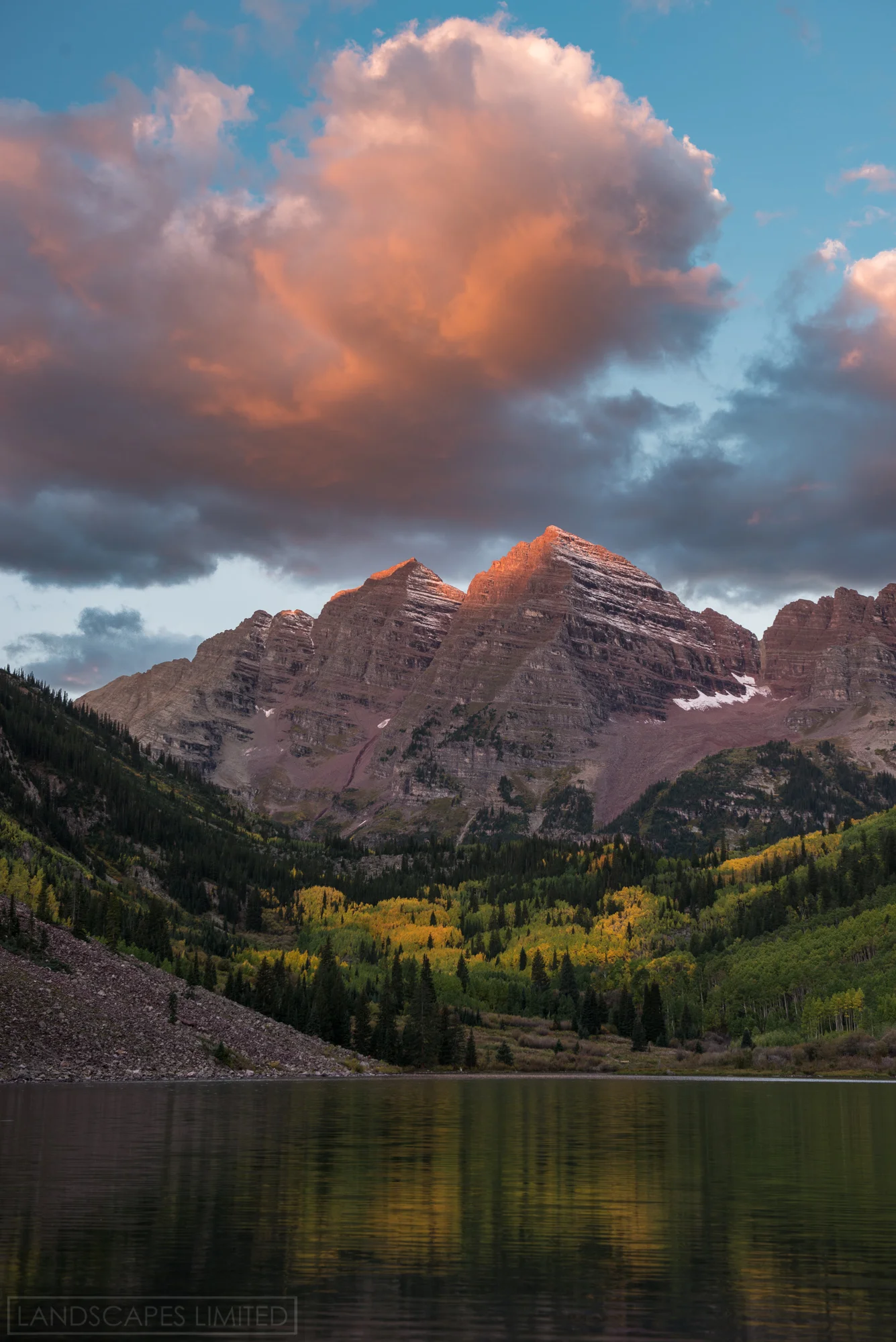 a kiss of light (1 of 1).jpg