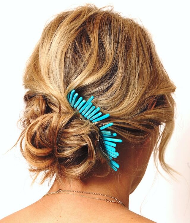 More Holiday Hair from our Framed Stylist 
This gorgeous hair is maintained by @raaezor she did the cut,color, style and even made the turquoise hair comb .
&bull;&bull;&bull;
Book with Rachel at www.framedsalon.con
#getframed #framedsalon #hairstyli