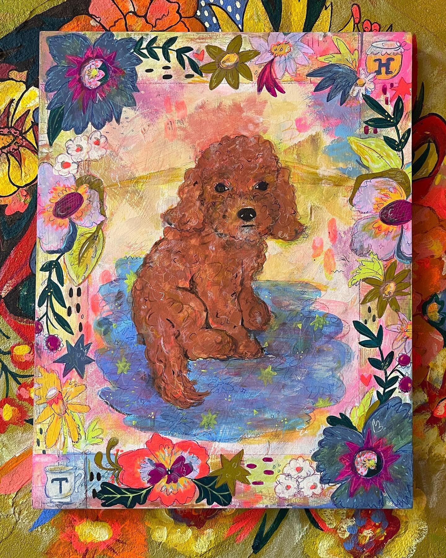 My sweet friend @taylorstefanko commissioned me to paint her pup, Honey 🍯 🫖 a perfect muse

I used a mixture of @holbeinartistmaterials acrylic gouche &amp; colored pencils, @lefrancbourgeoisofficiel flashe paints, &amp; various craft acrylics