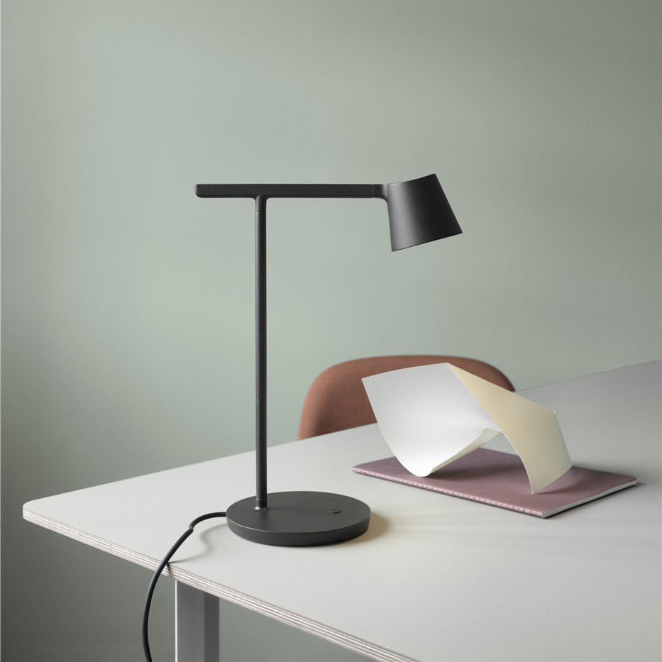 lighting-miko-muuto-tip-table-lamp-black.jpg
