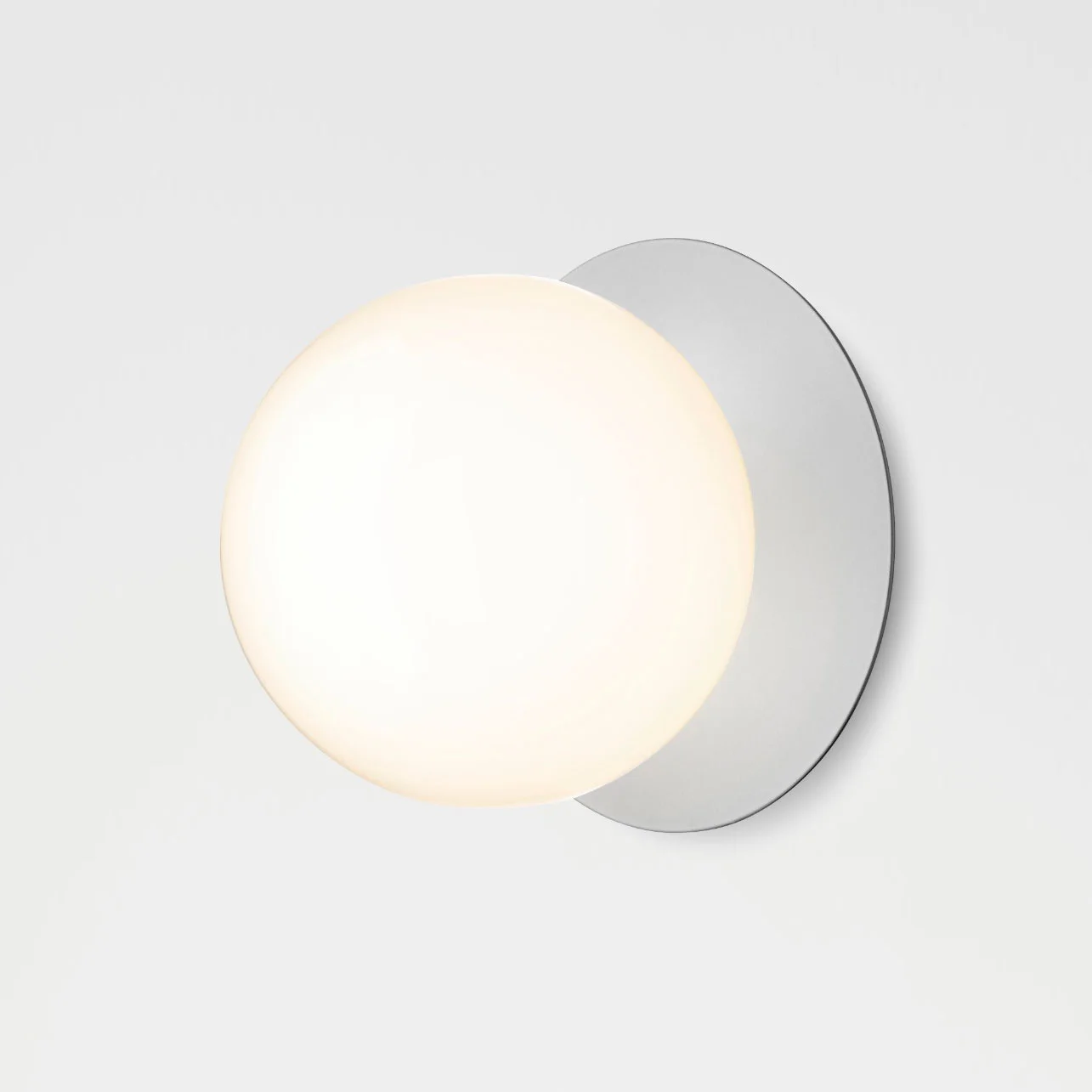 Liila 1 Wall/Ceiling – Light Silver &amp; Opal