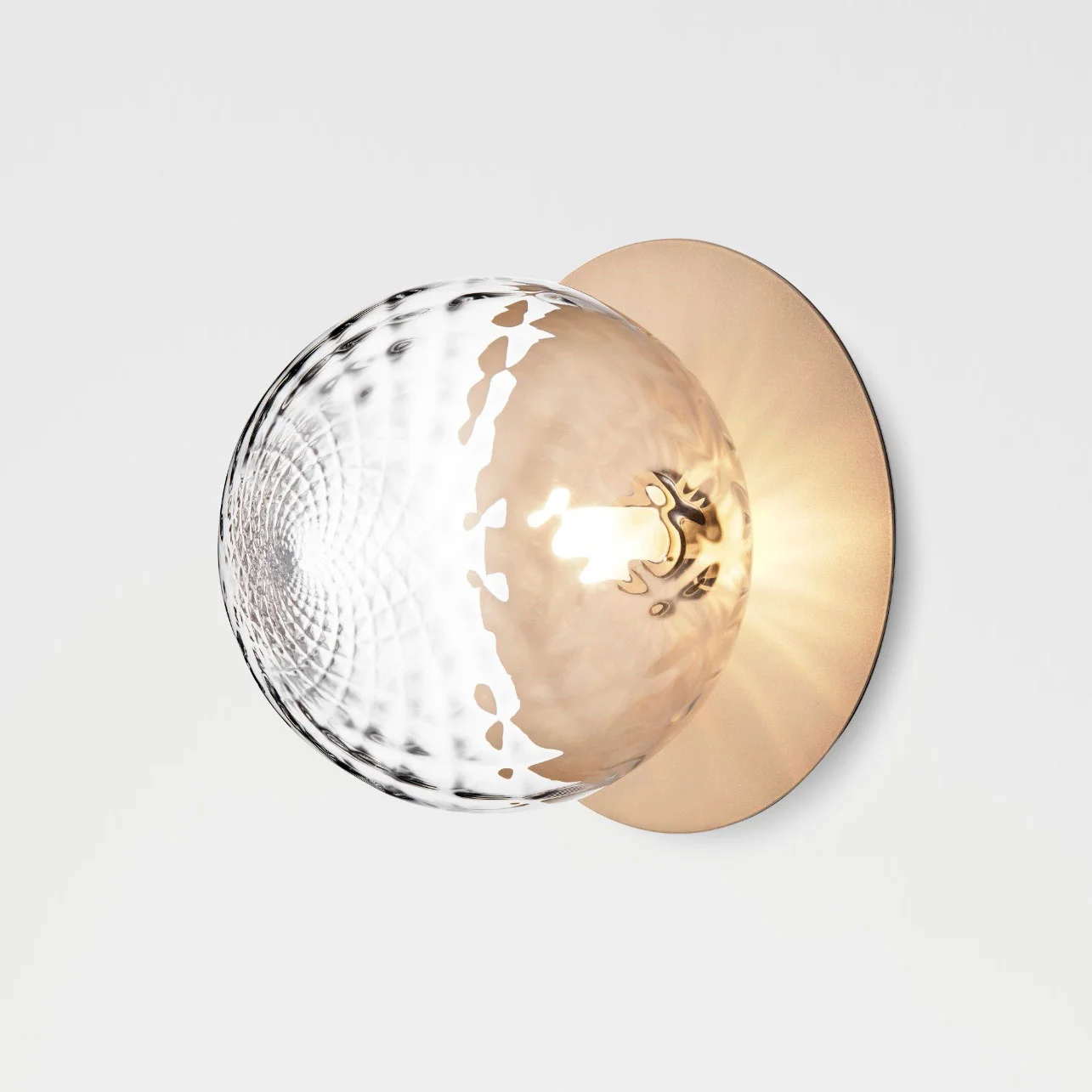 Liila 1 Wall/Ceiling – Nordic Gold &amp; Optic