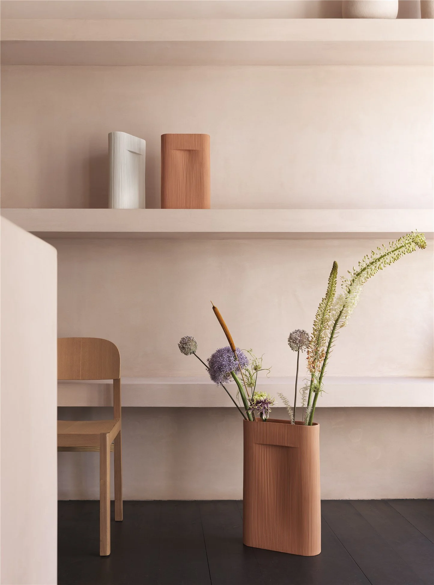 homewares-miko-muuto-ridge-vase-terracotta-lfestyle.jpg