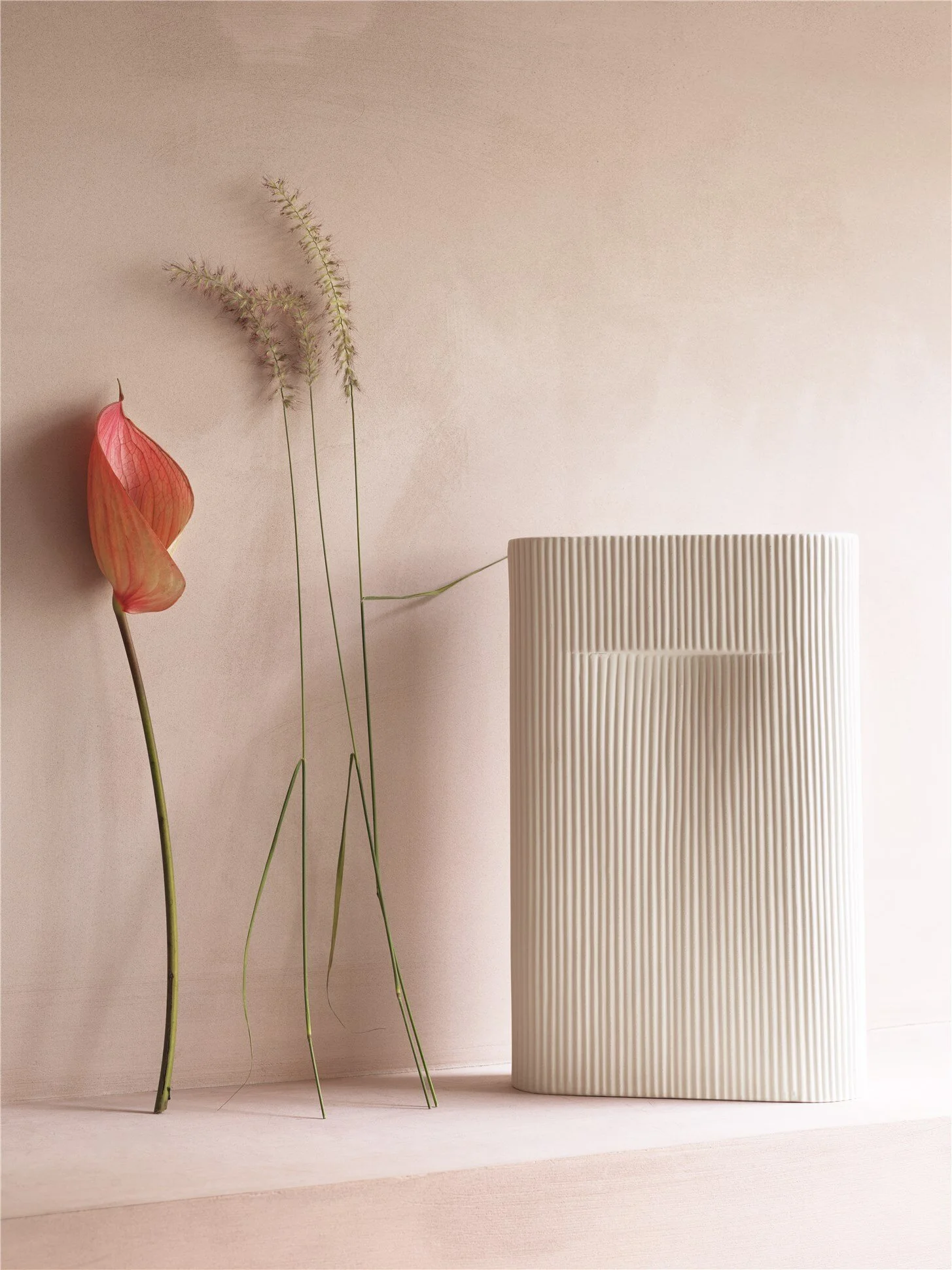 homewares-miko-muuto-ridge-vase-lifestyle-2.jpg