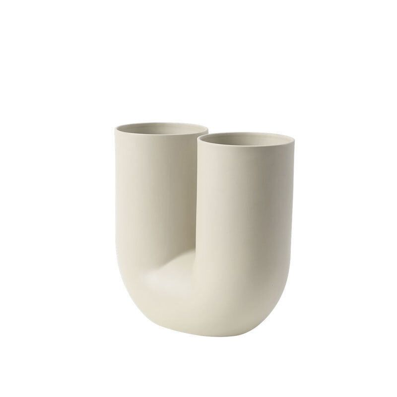 homewares-miko-muuto-kink-vase-sand-angle.jpg