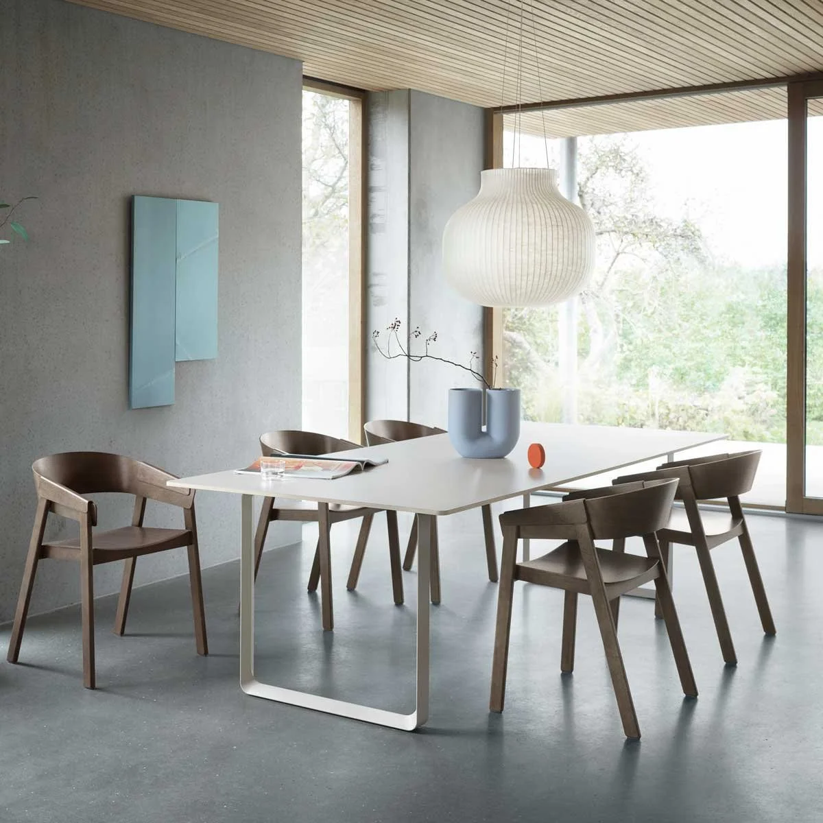 Round vs Rectangular Dining Tables: What Works Best?