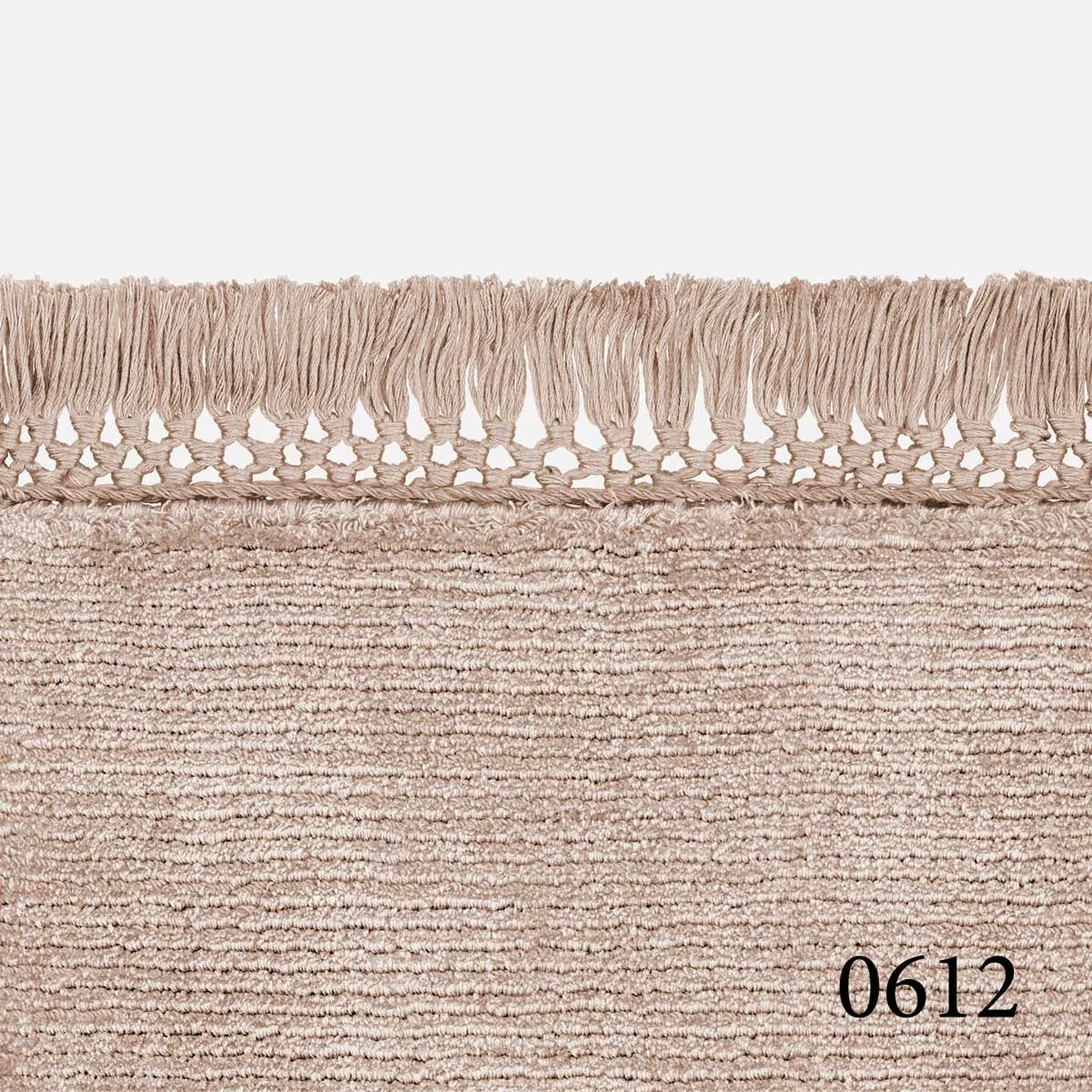 Kvadrat Loux Line Fringes Rug in colour 0612