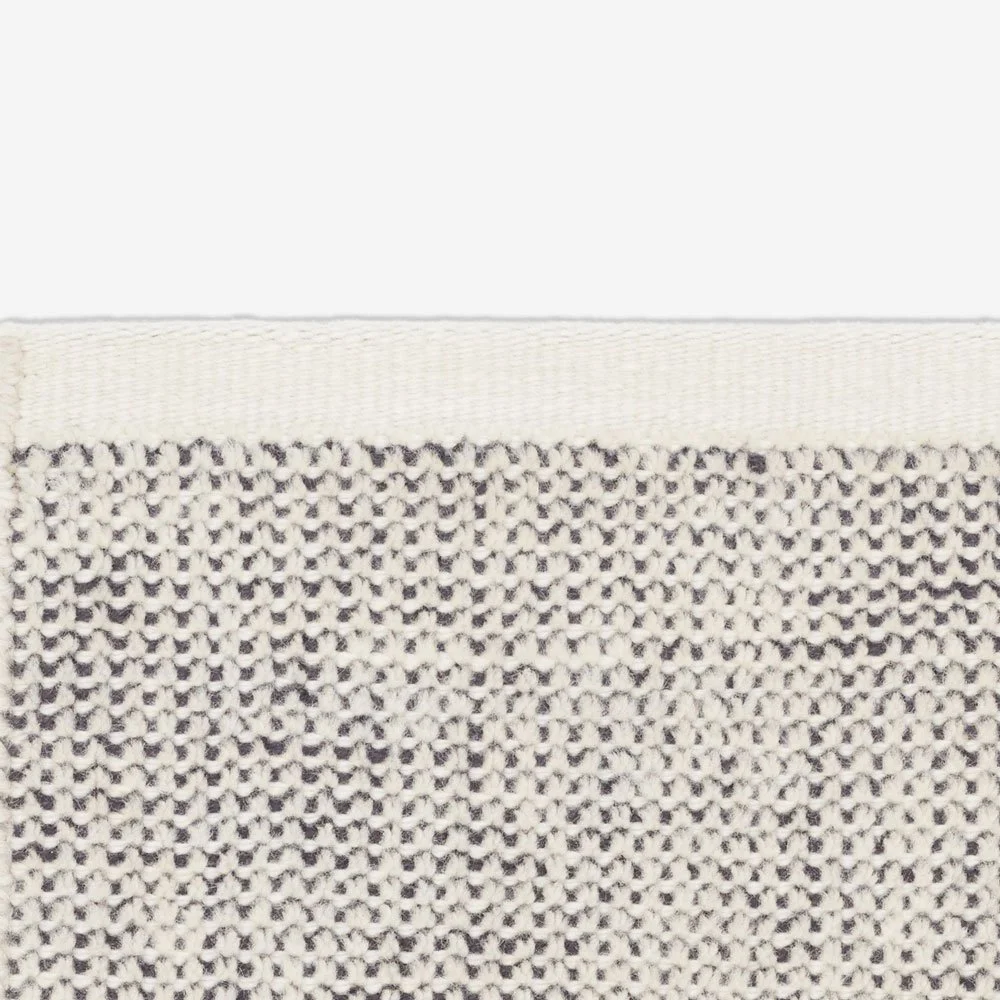 Kanon – In Stock – Kvadrat