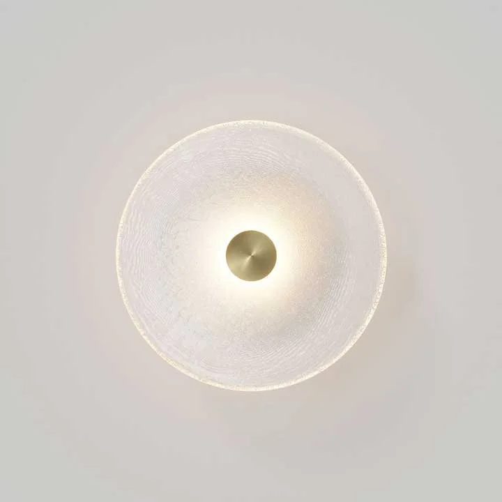 SØKTAS Coral Frosted Wall Light in Brass