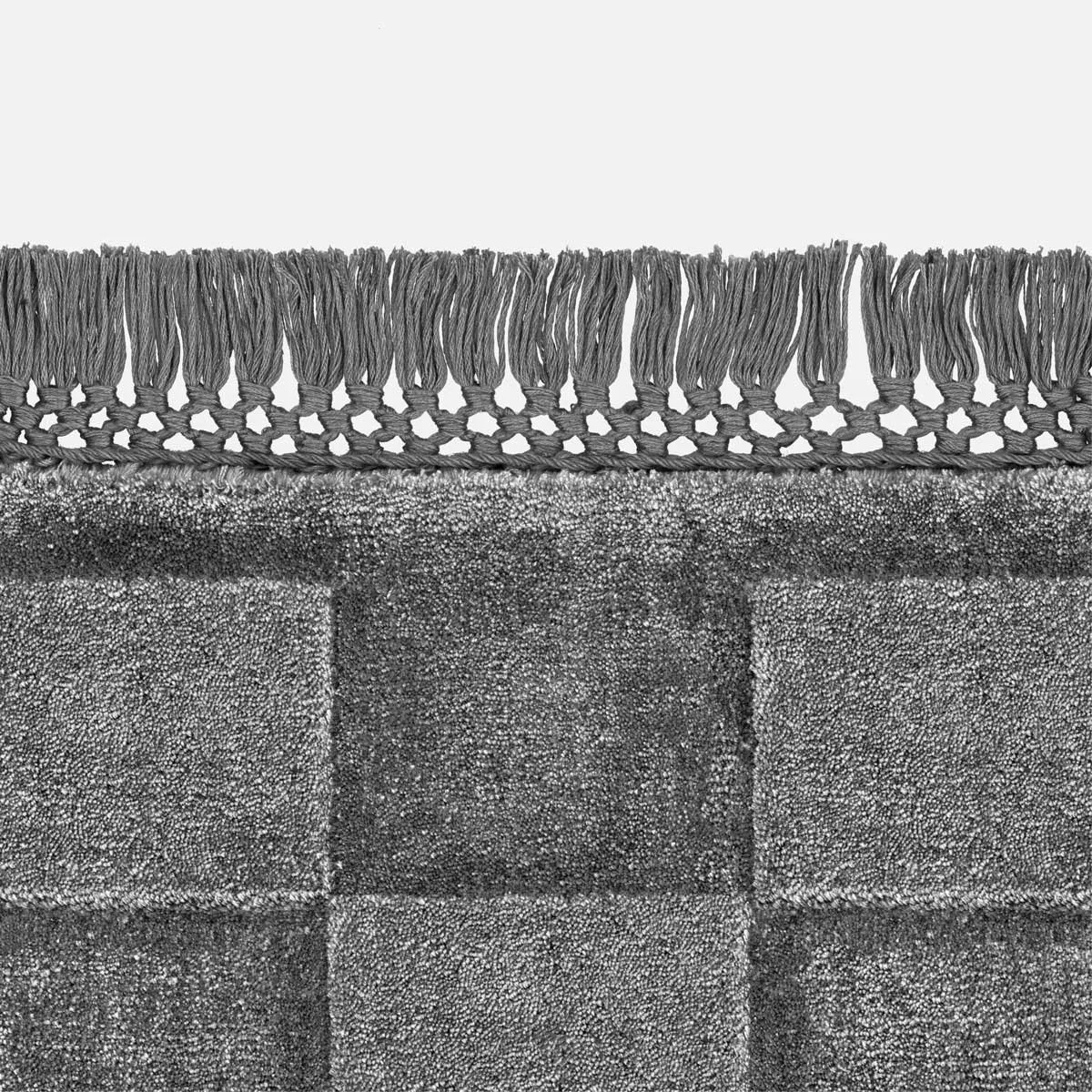 Loux Level Fringes Rug – Kvadrat