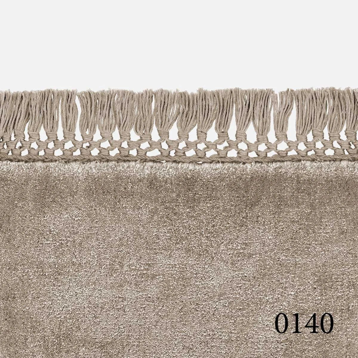 Kvadrat Loux Rug With Fringes in colour 0140