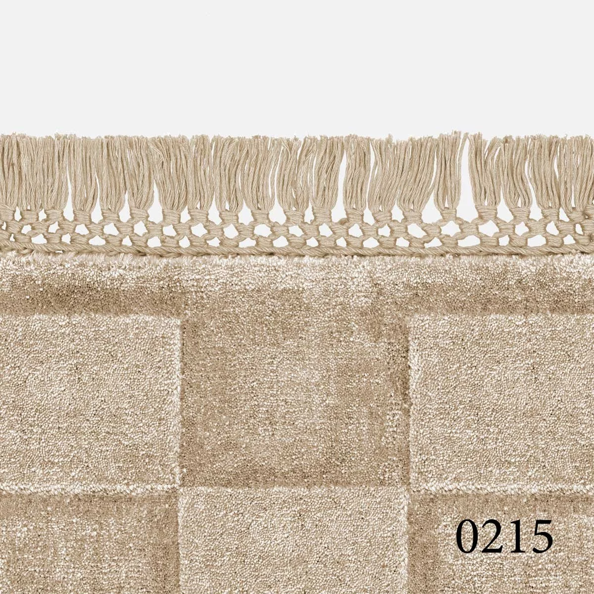 Kvadrat Loux Level With Fringes Rug in colour 0215