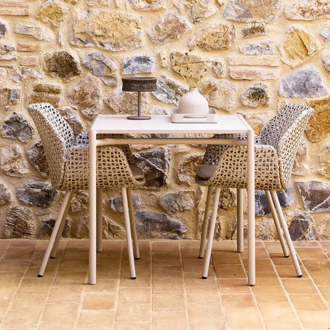 Bliss Dining Table