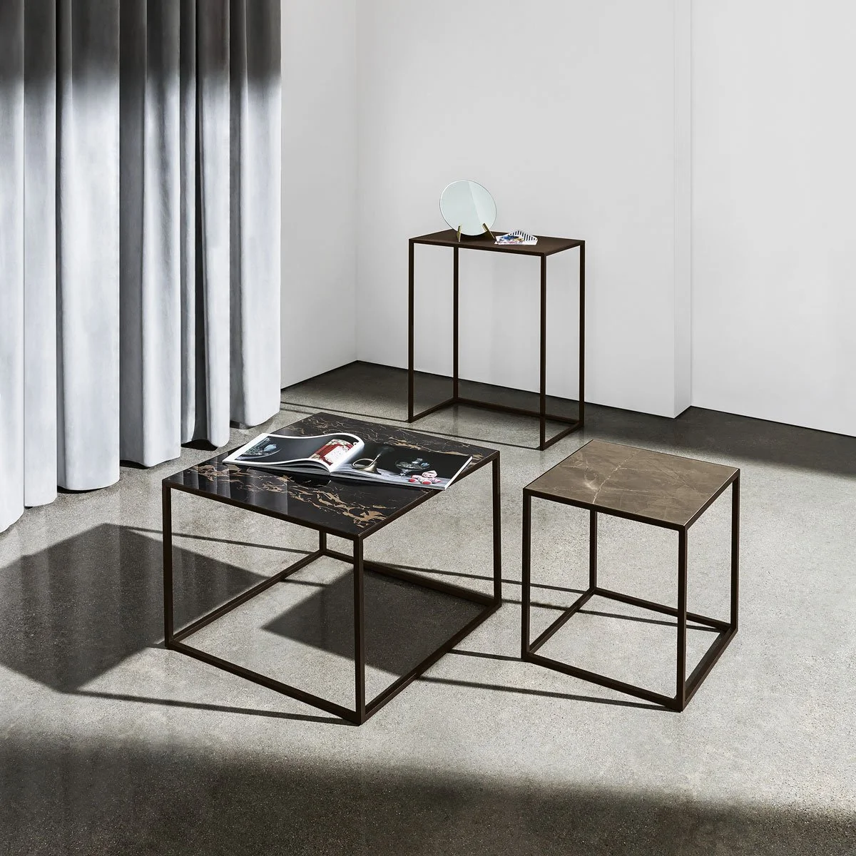 Quadro Console by Sovet Italia – Miko Designs