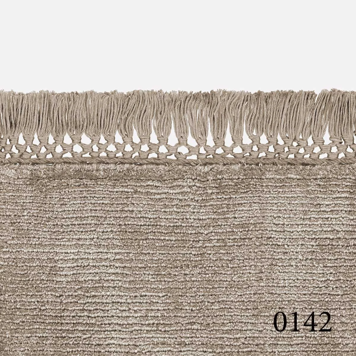 Kvadrat Loux Line Fringes Rug in colour 0142