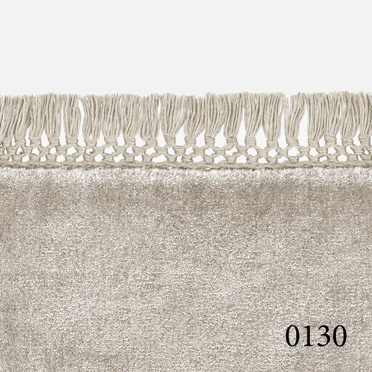 Kvadrat Loux Rug With Fringes in colour 0130
