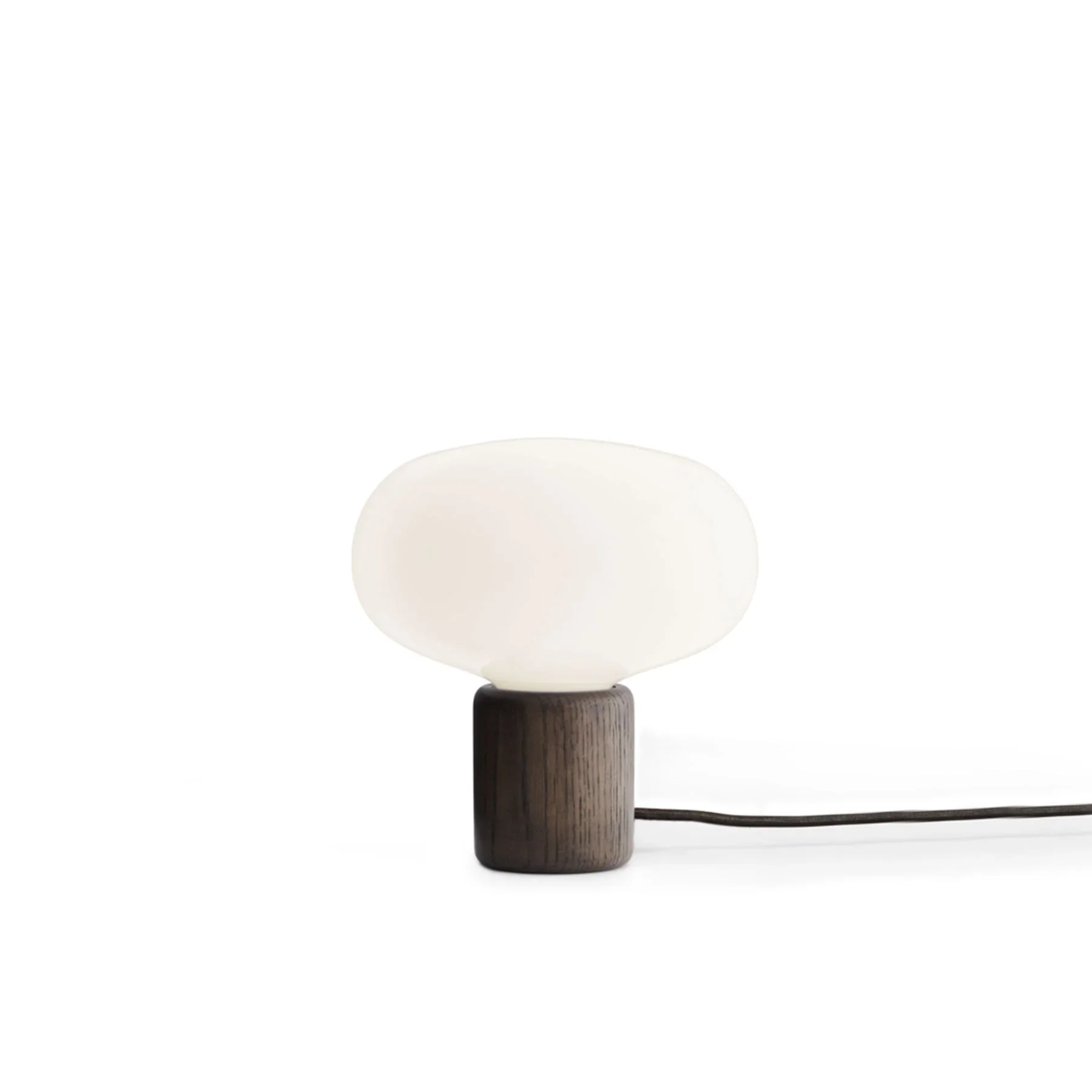 miko-new-works-karl-johan-table-lamp-3.webp