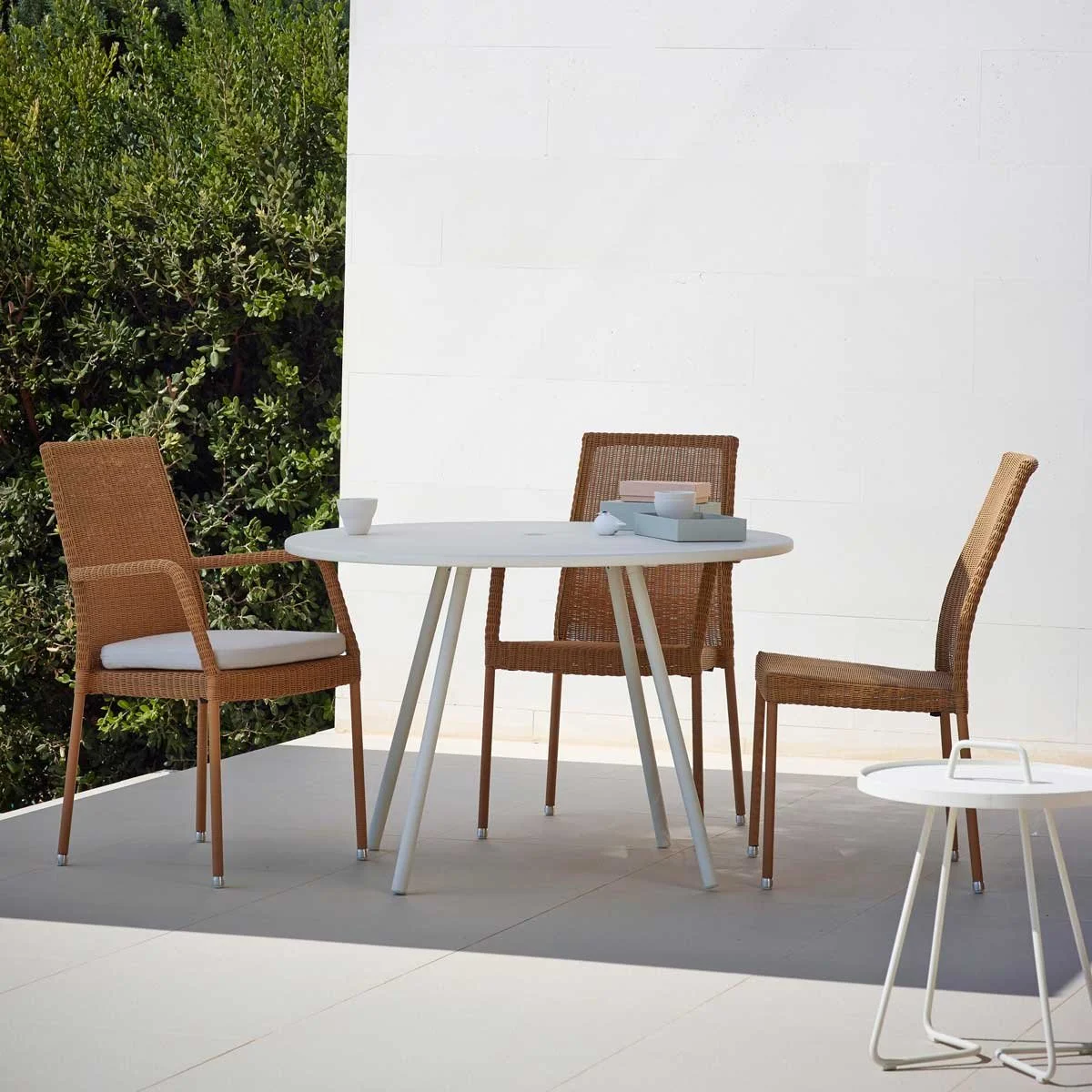 miko-furniture-cane-line-area-table-outdoor-white-3.jpg