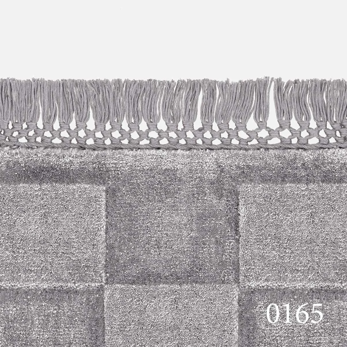 Kvadrat Loux Level With Fringes Rug in colour 0165