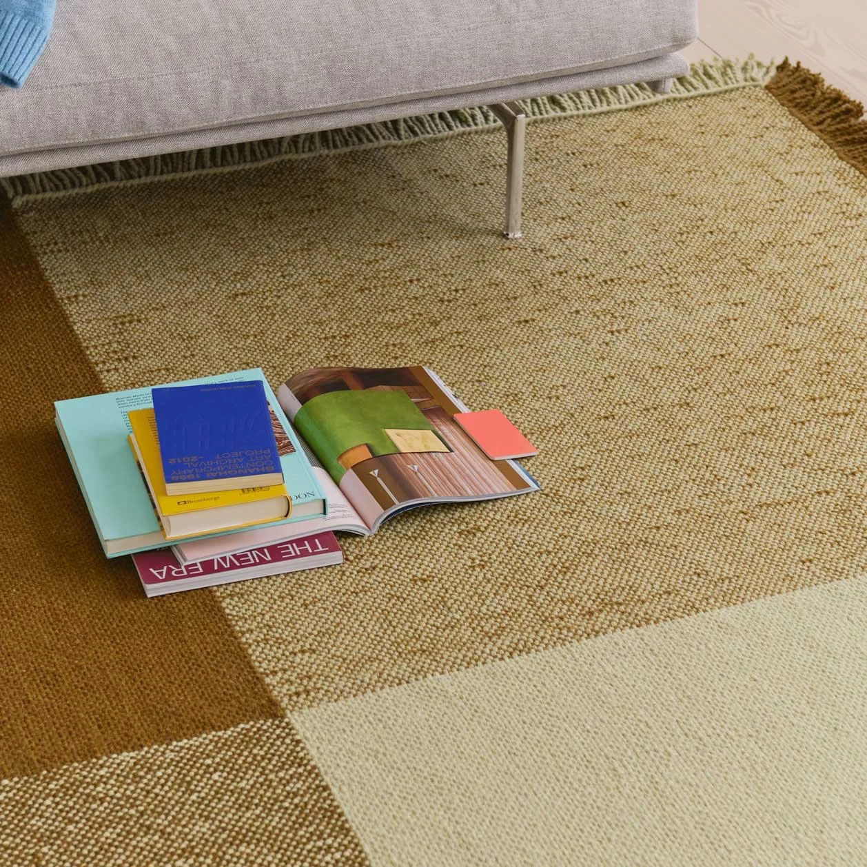 Muuto Verso Rug in colour Pale Green / Warm Brown