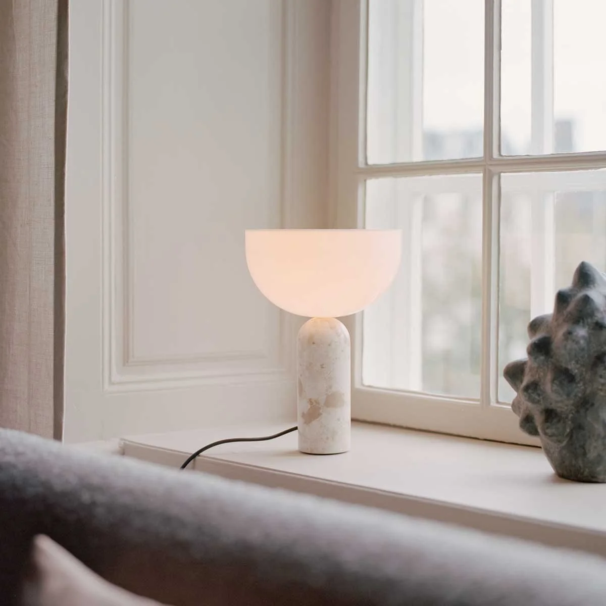 miko-new-works-kizu-table-lamp-.jpg