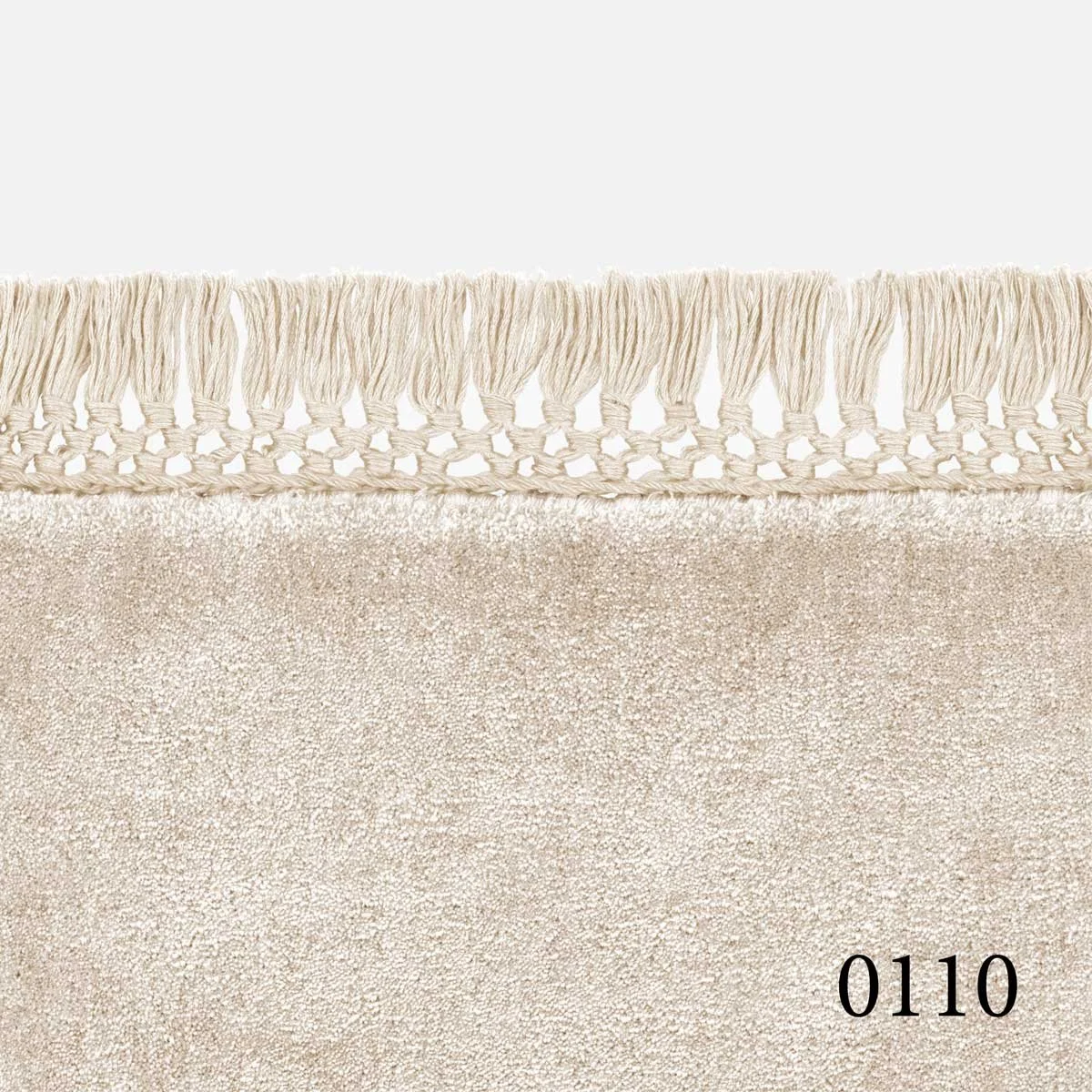 Kvadrat Loux Rug With Fringes in colour 0110