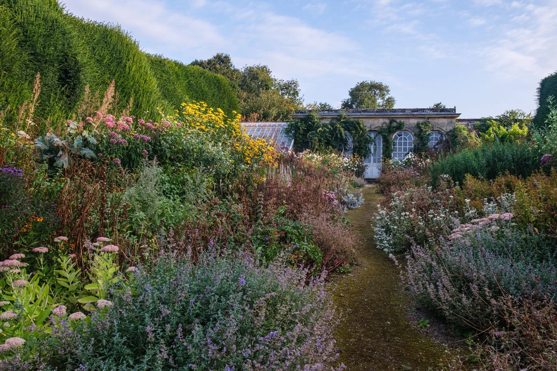 HPS trailer (Norton Conyers Walled Garden).jpg