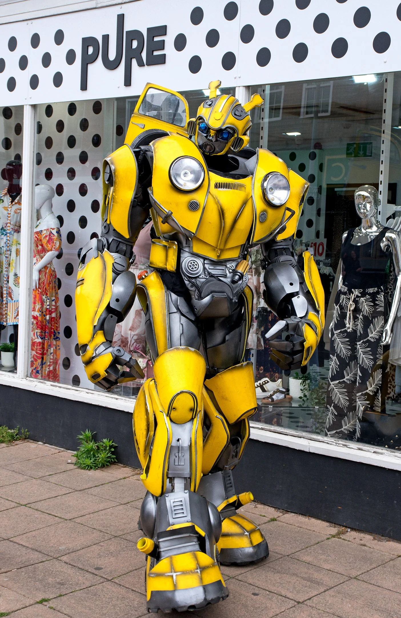 Mike Hudson - Transforming High Street Fashion - Water Lane, Wilmslow. Pentax K-3 ii, Pentax 16-85 zoom