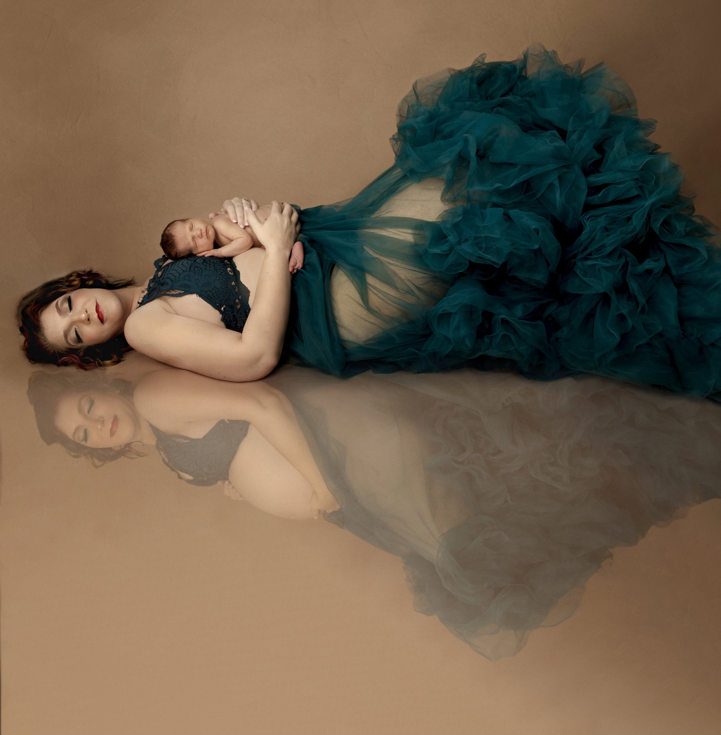 newborn maternity photo