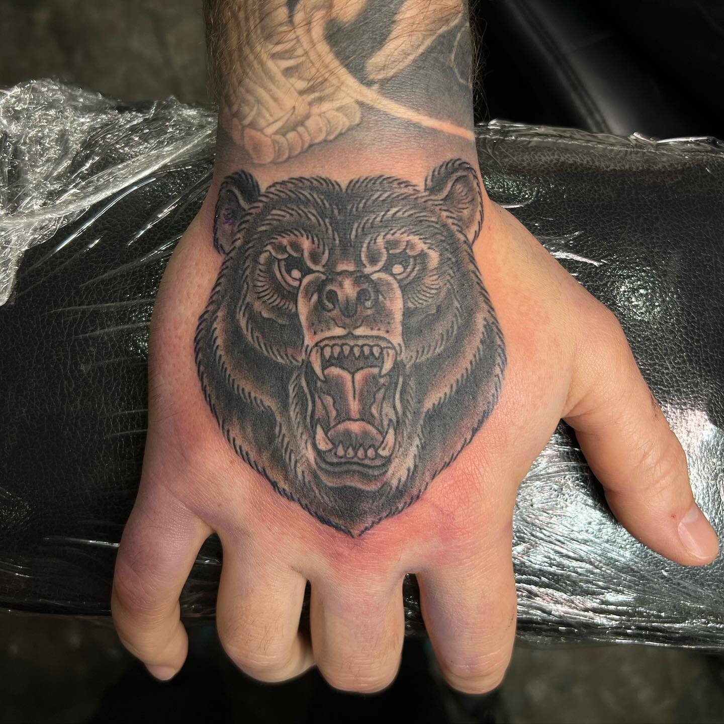 Thanks Reese for asking me to tattoo both your hands. .
.
.
.
.
.
.
.
.
.
.
.
#tattoo #tattoos #santabarbara #805 #beartattoo #dabears #handtattoo #inkedlife