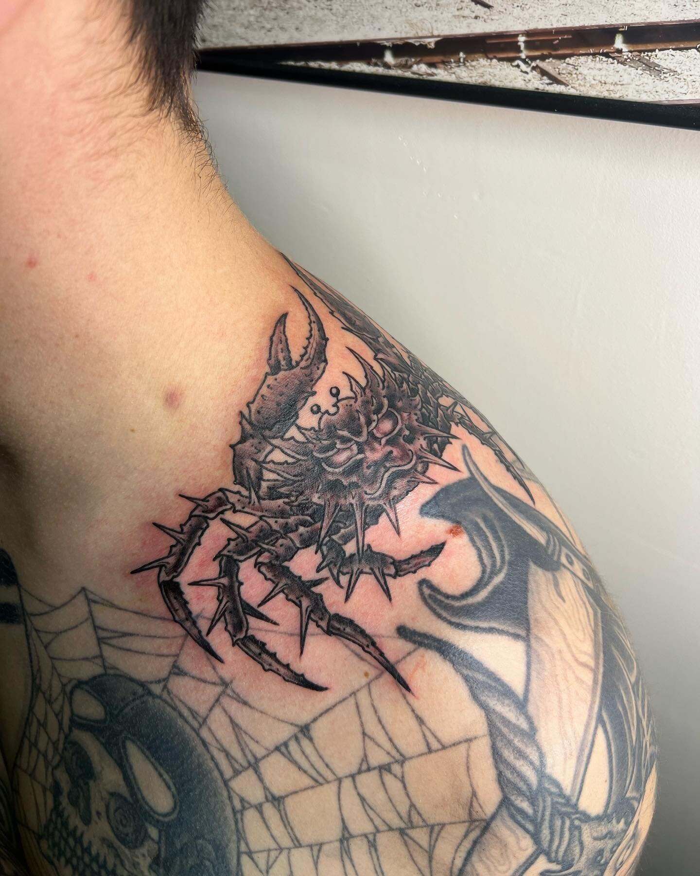 Draw on to fit with a little over the top action @805ink .
.
.
.
.
.
.
.
.
.
.
.
#tattoo #tattoos #santabarbara #805 #goleta #islavista #california #sb #crablegs #crabby #themsisbugs