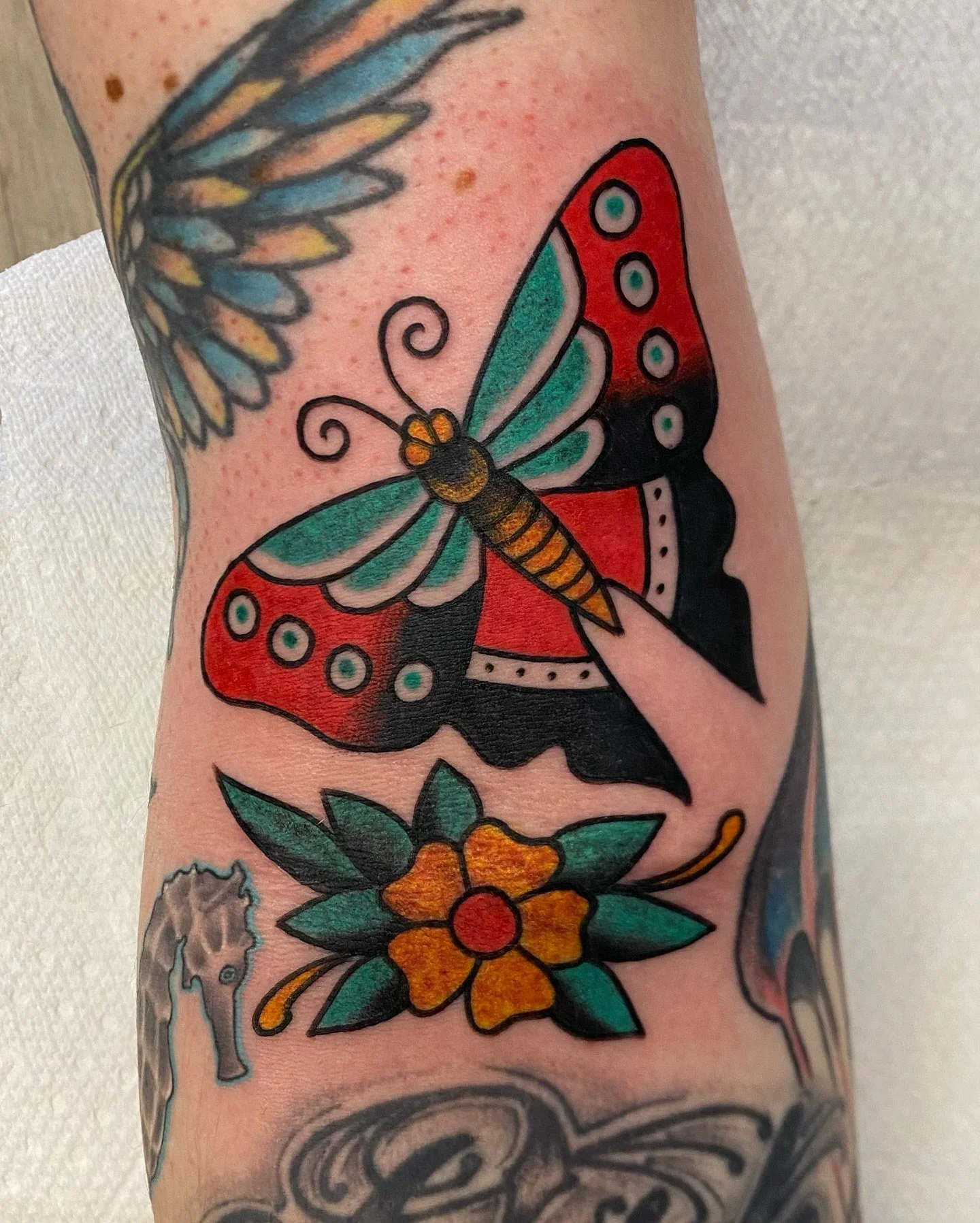 What&rsquo;s up Dude 👀 check out this couple of 🎲Saylor Jerry🎲 filler tattz I did and a tattoo flash that i recently painted at @masterwork.tattoo 👺 

(Swipe to see more)👉🏼👉🏼👉🏼 
  Booking for tattoos is always open !  Send a DM 📩 now to ge