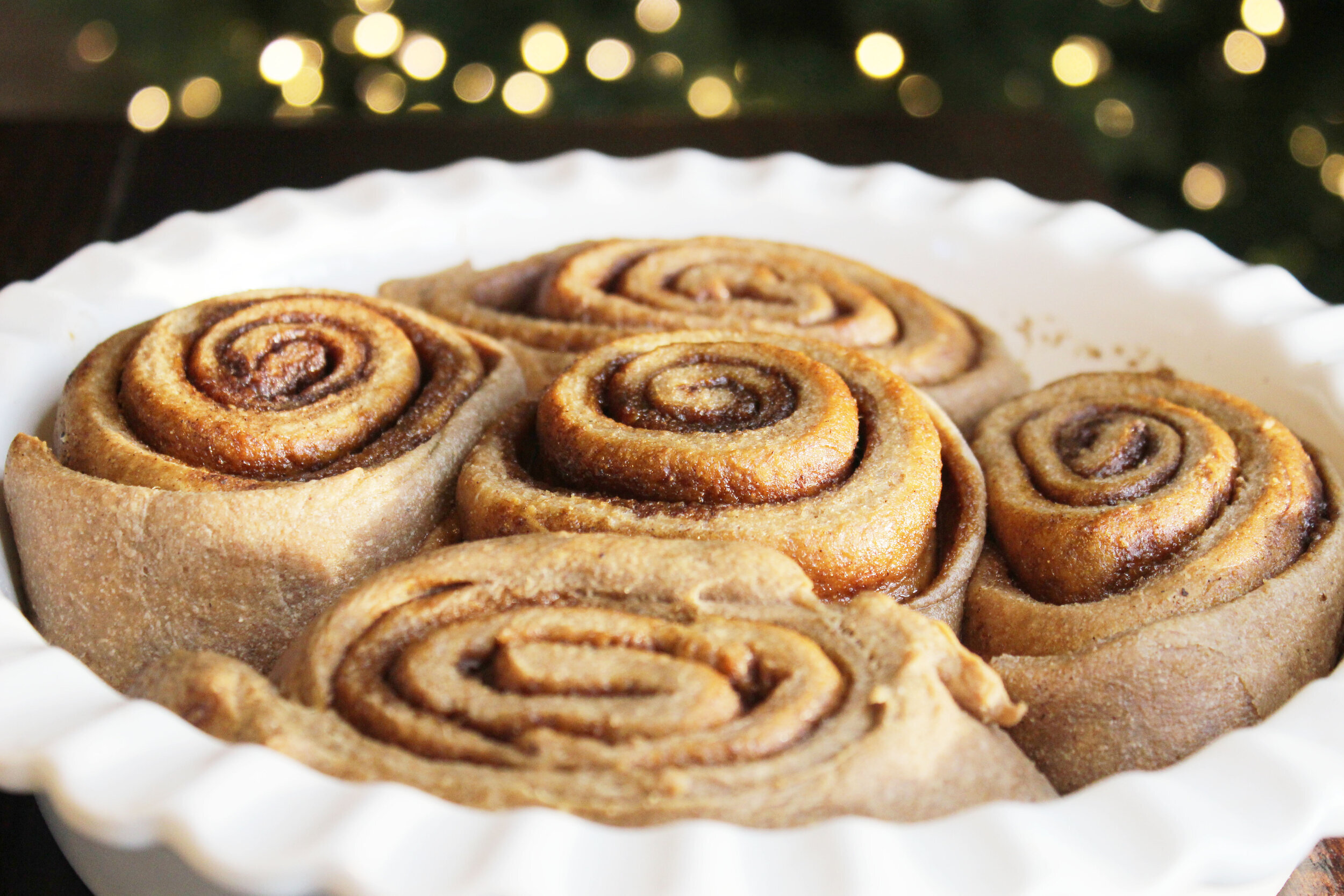 Gut-Healthy Gingerbread Cinnamon Rolls - December 21, 2020