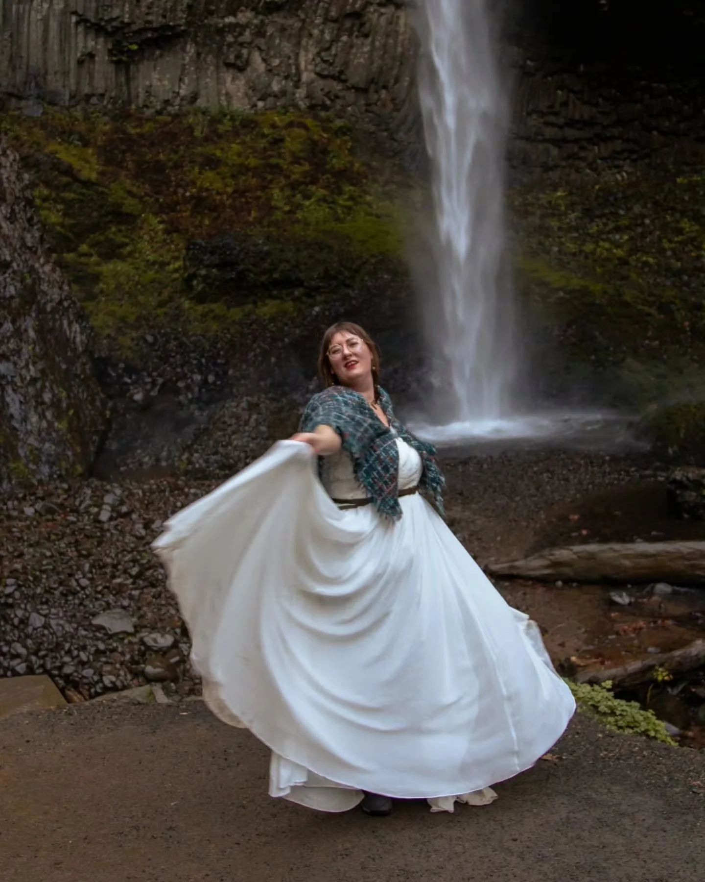 Dress' day out! 
Celebrating freedom and feeling pretty with this "trash the dress" session.