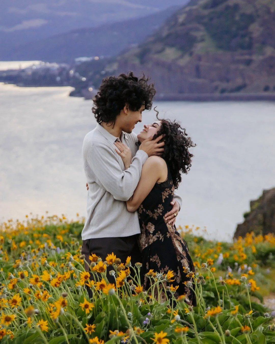 Who needs to go see the wildflowers this year? Last year was my first time seeing them and wow, I have been missing out! I have some plans already to go back this year for some shoots and the flowers are coming early this year so now is the time to p