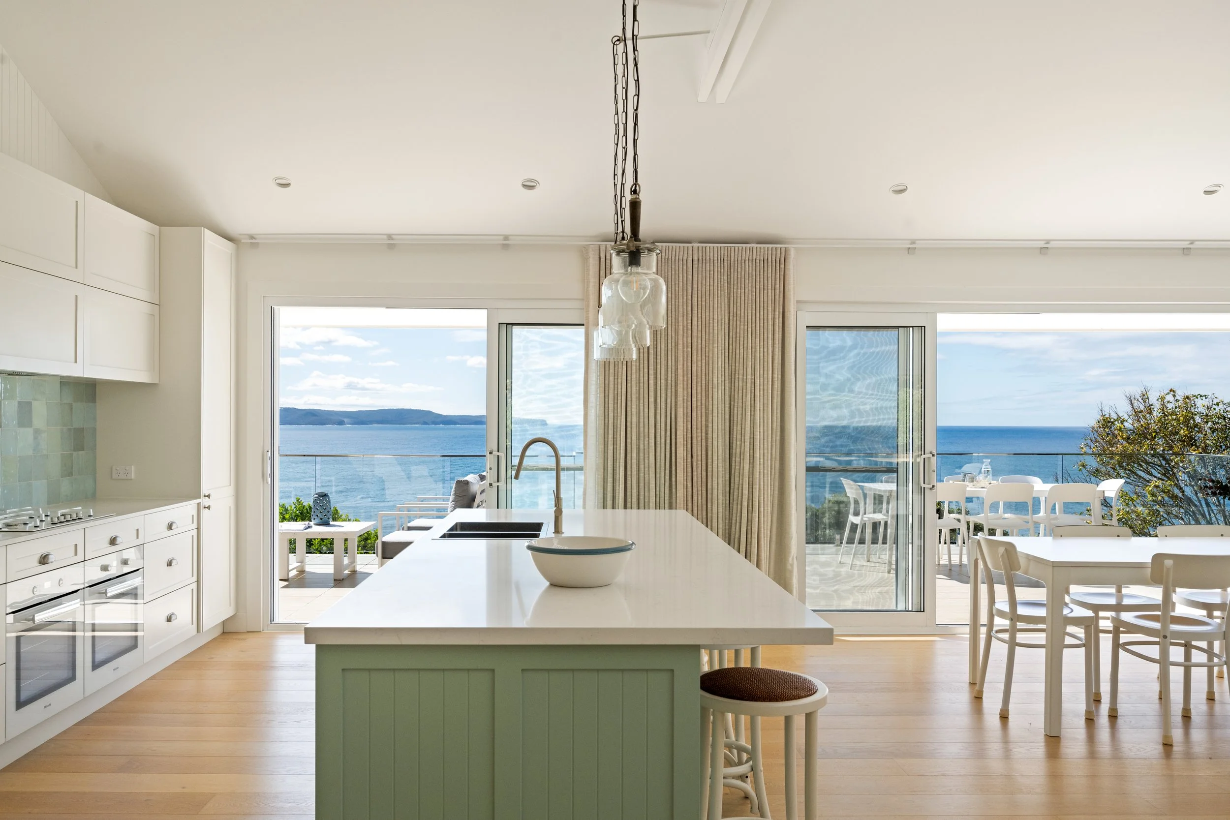 294_whale_beach_531.jpg