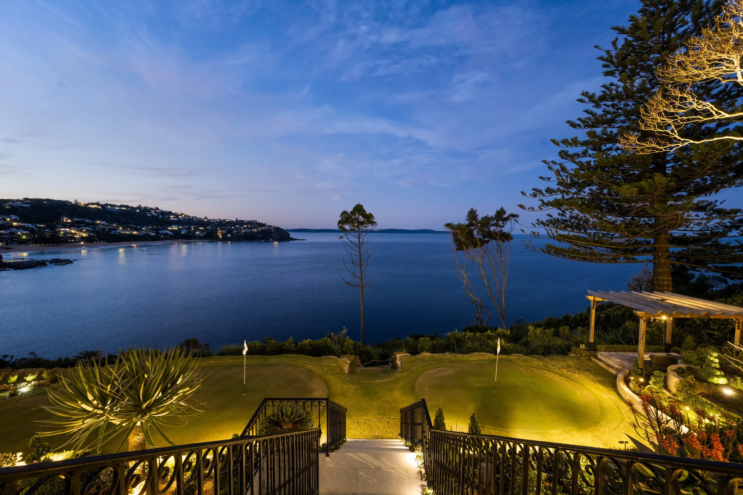 143_whale_beach_dusk_052.jpg