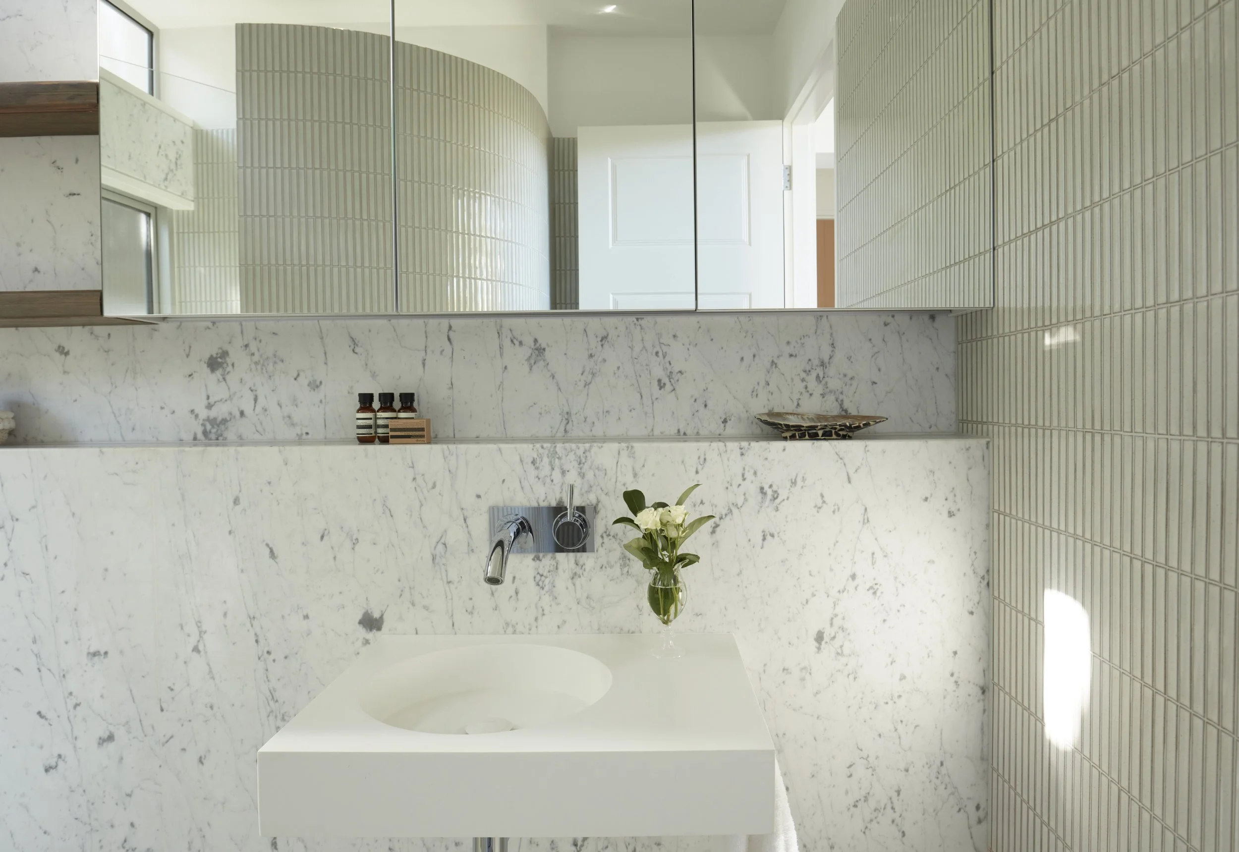 Eclipse_contemp_shot1_450 1.jpg