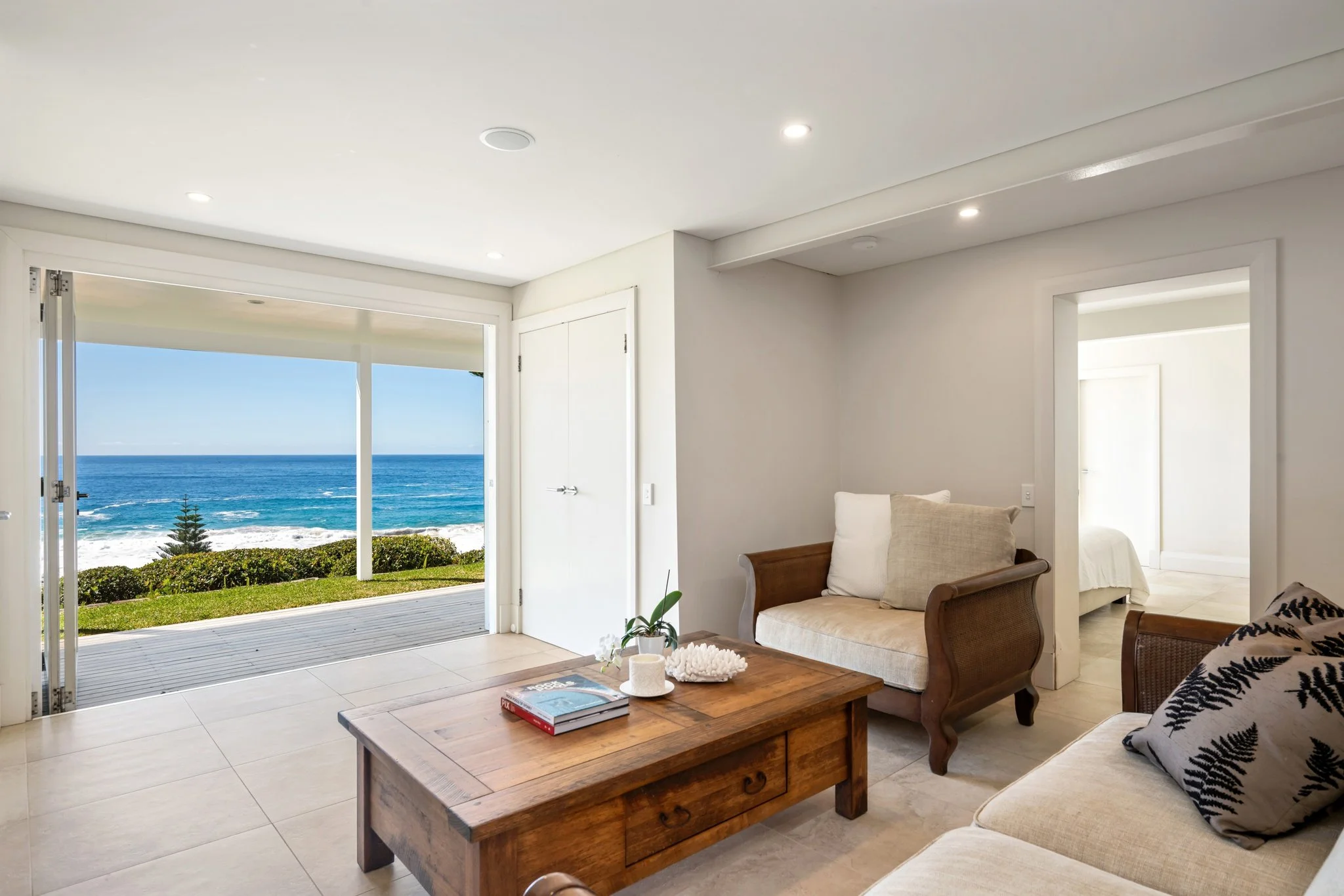 259_whale_beach_021_2048px.jpg